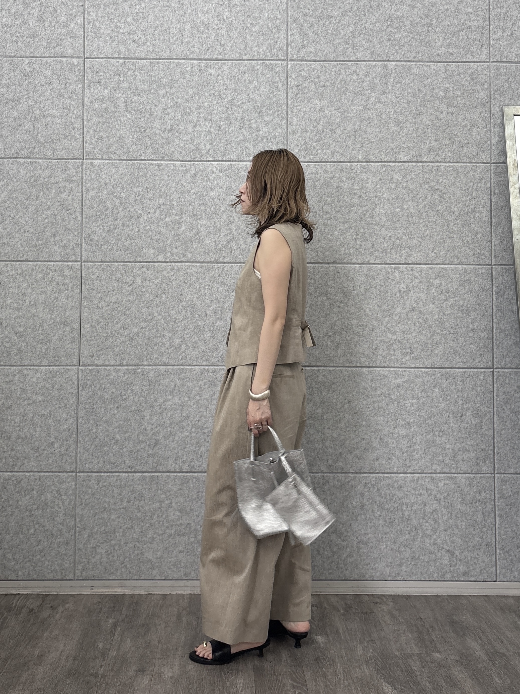 kotakiさんの「INDIVI｜リネンショートジレ」を使ったコーディネート