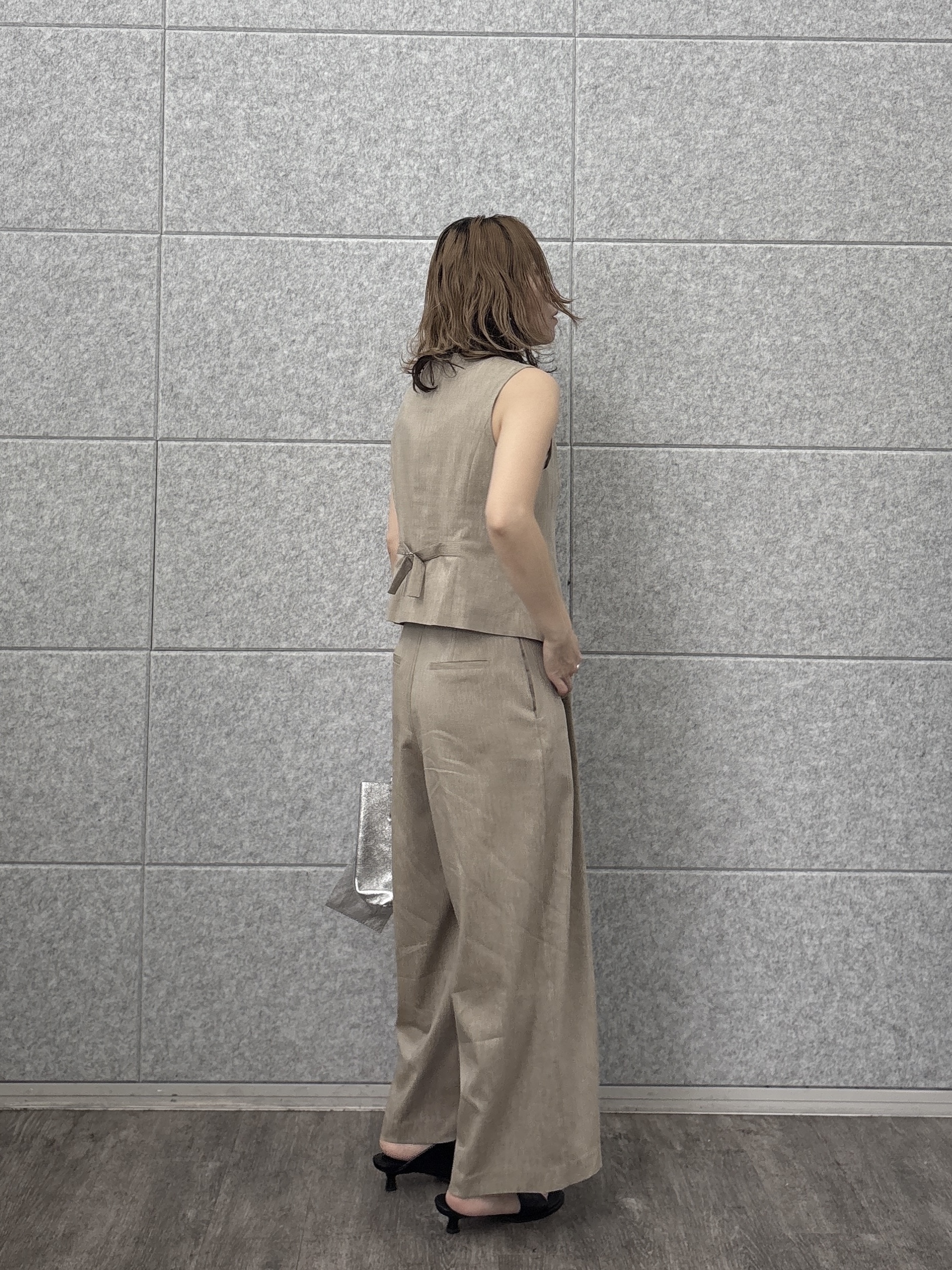 kotakiさんの「INDIVI｜リネンショートジレ」を使ったコーディネート