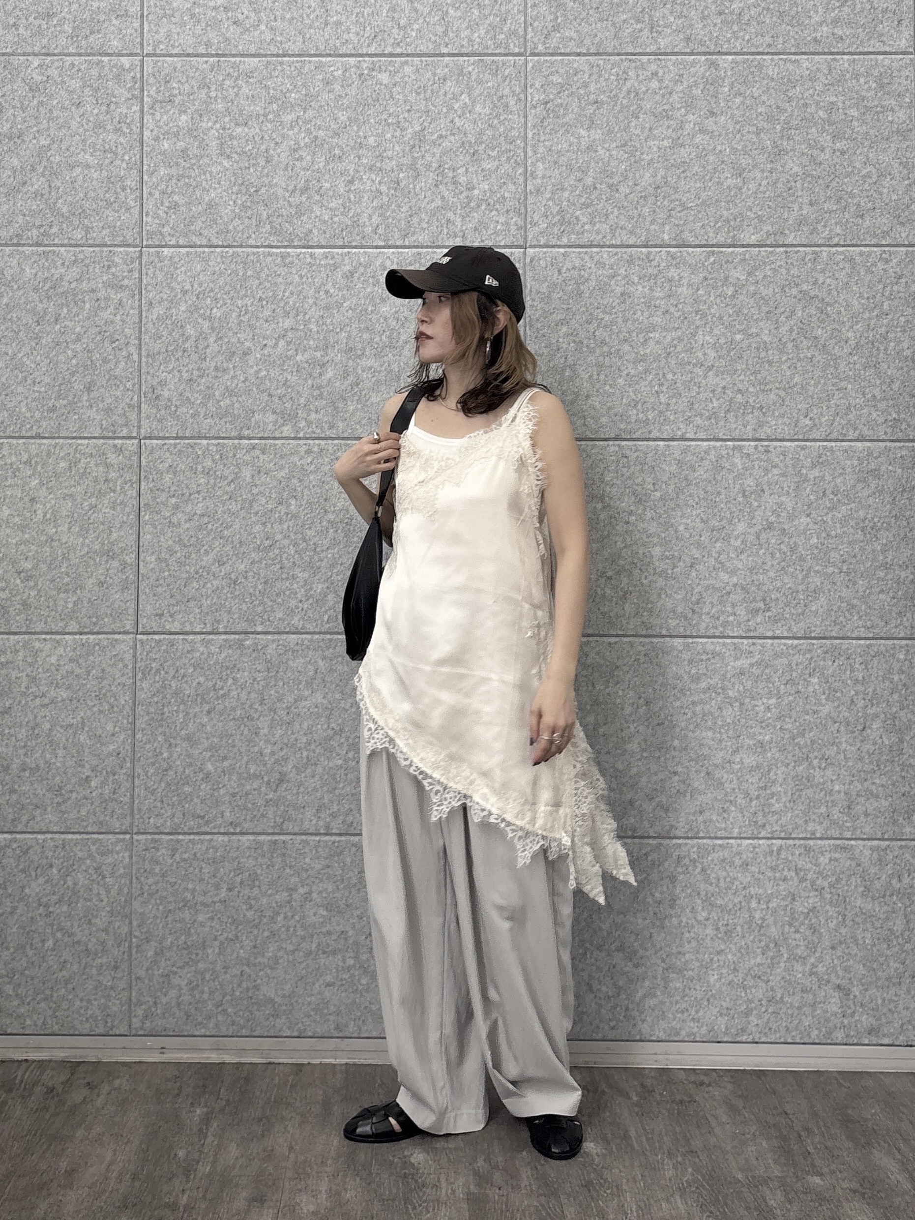 kotakiさんの「INDIVI｜イレギュラーヘムレースキャミ」を使ったコーディネート