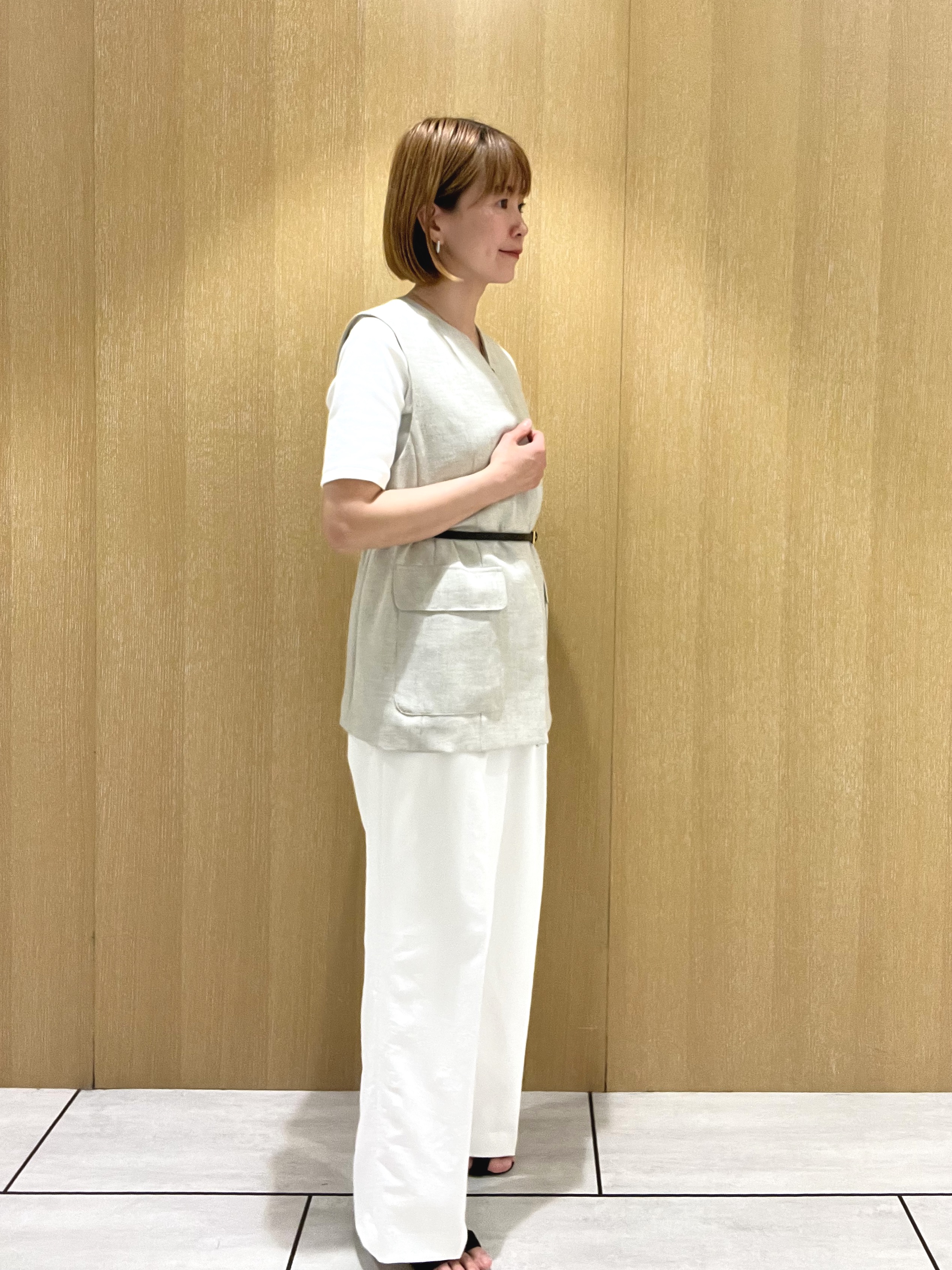 yoshieさんの「UNTITLED｜◆【さらりと快適/セットアップ可/UV/接触冷感】スラブカラーレスジャケット」を使ったコーディネート