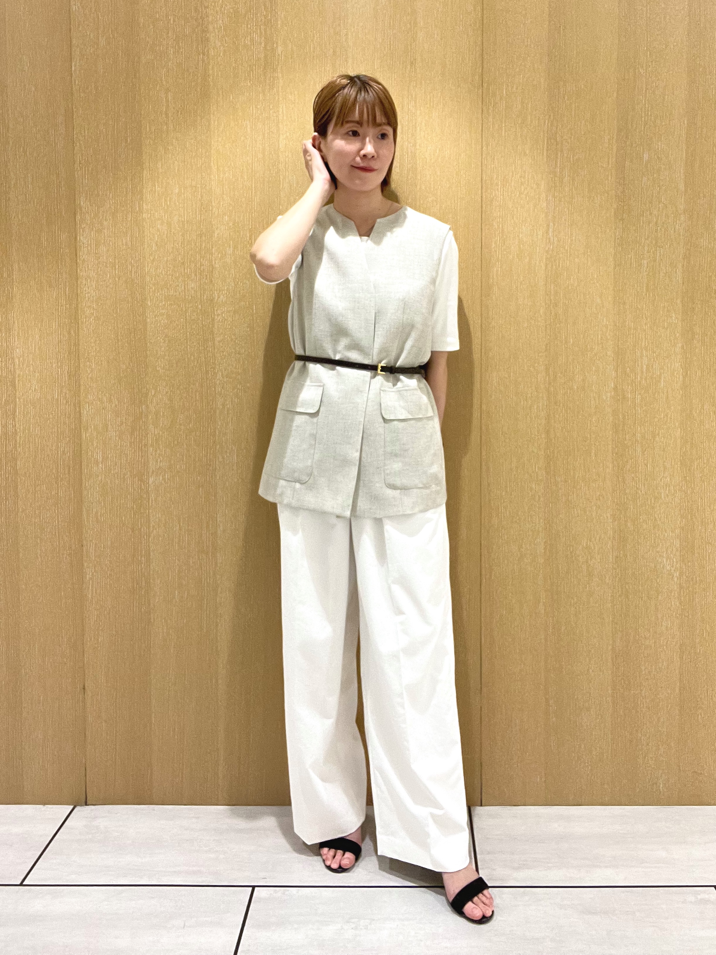 yoshieさんの「UNTITLED｜◆【さらりと快適/セットアップ可/UV/接触冷感】スラブカラーレスジャケット」を使ったコーディネート