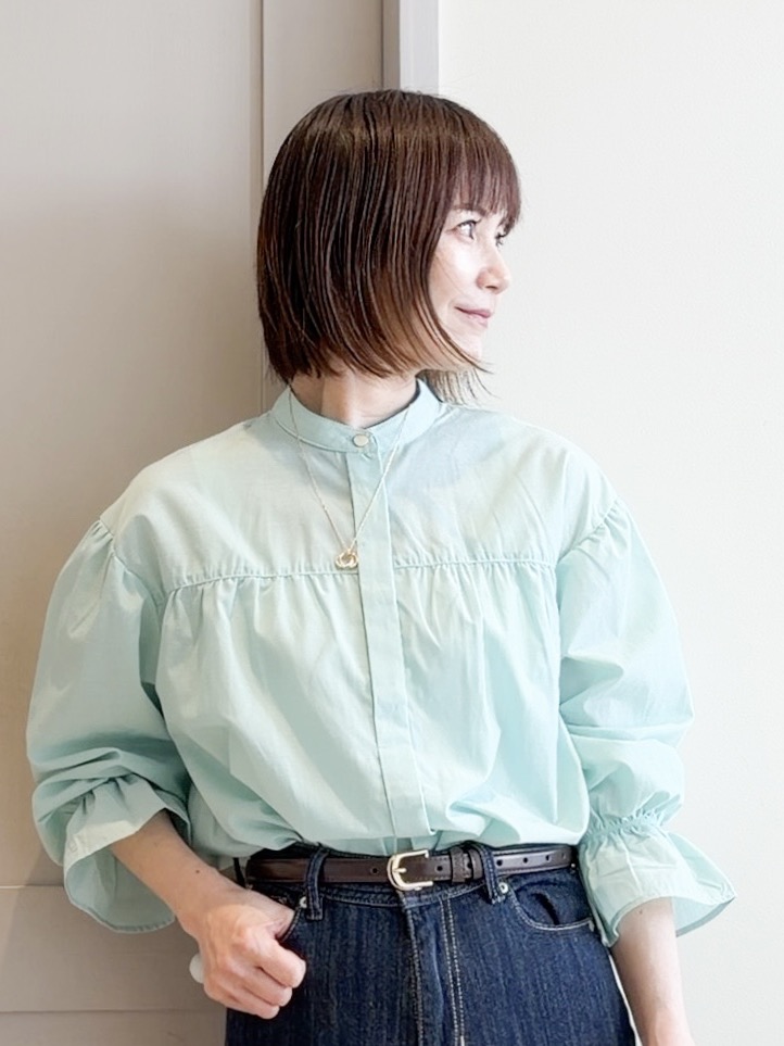 yamakoさんの「grove｜【イージーケア】麻混スタンドギャザーシャツ」を使ったコーディネート