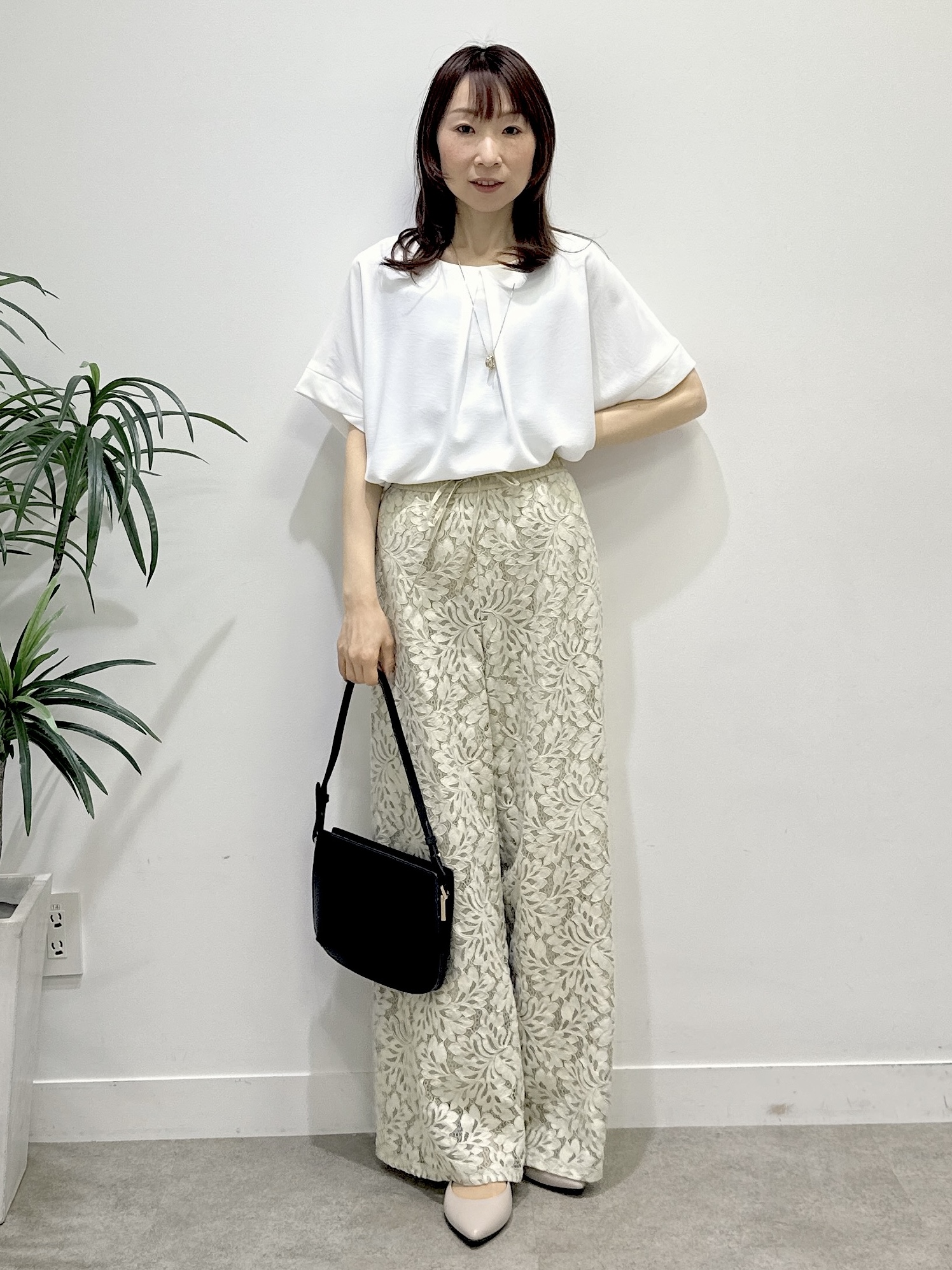 Miwaさんの「UNTITLED｜【セットアップ可/UVカット/前後2WAY】リラクシーフレンチスリーブブラウス」を使ったコーディネート