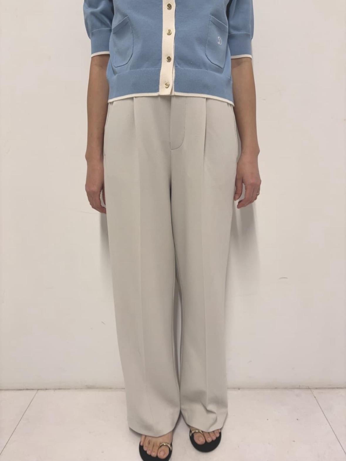 Nishijimaさんの「DRESSTERIOR｜【接触冷感/ウォッシャブル】センタープレスジョーゼットパンツ」を使ったコーディネート