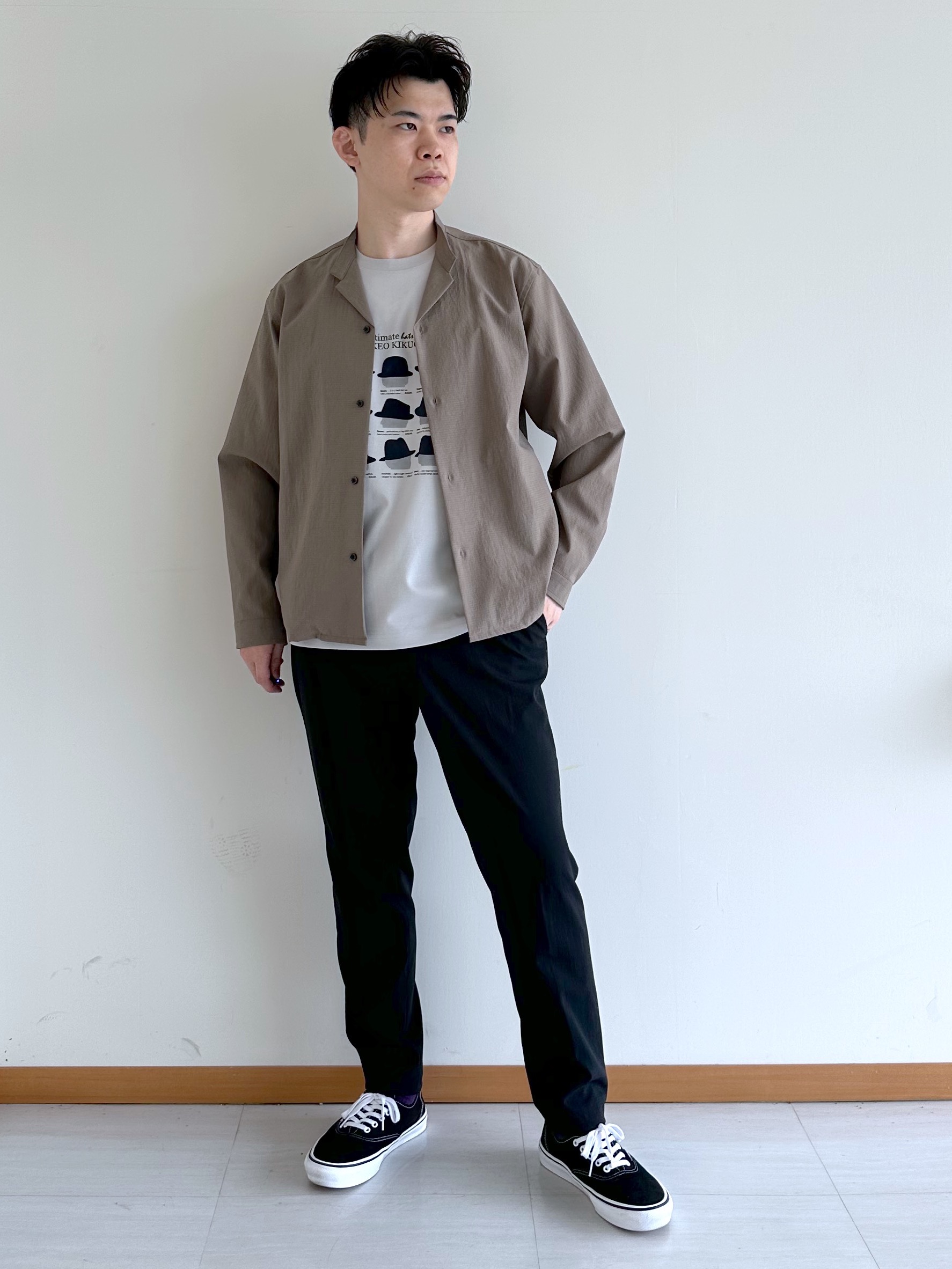 イッシーさんの「TAKEO KIKUCHI｜【撥水・洗える・シワになりにくい】 リランチェ（R） シャツ」を使ったコーディネート