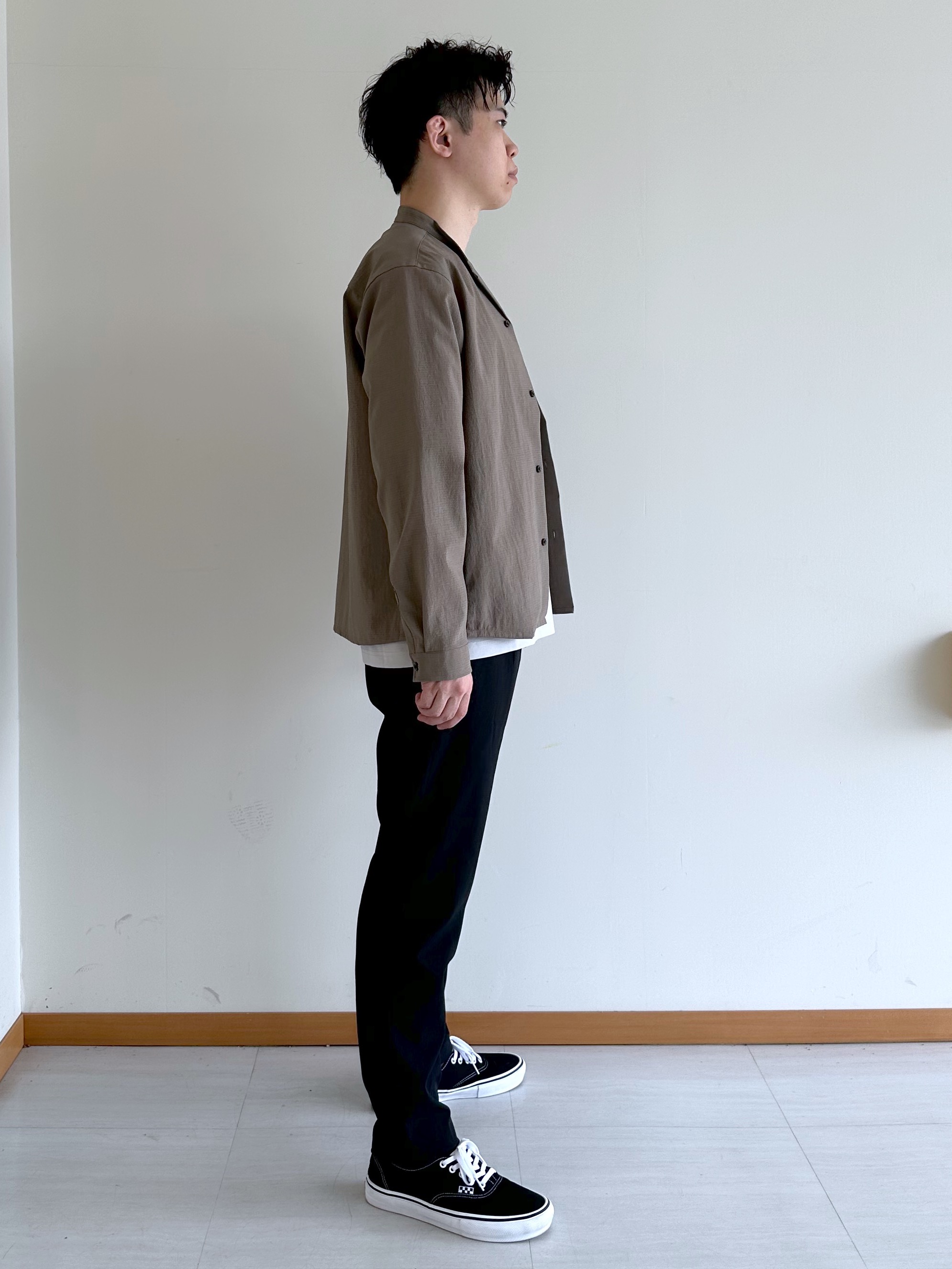 イッシーさんの「TAKEO KIKUCHI｜【撥水・洗える・シワになりにくい】 リランチェ（R） シャツ」を使ったコーディネート