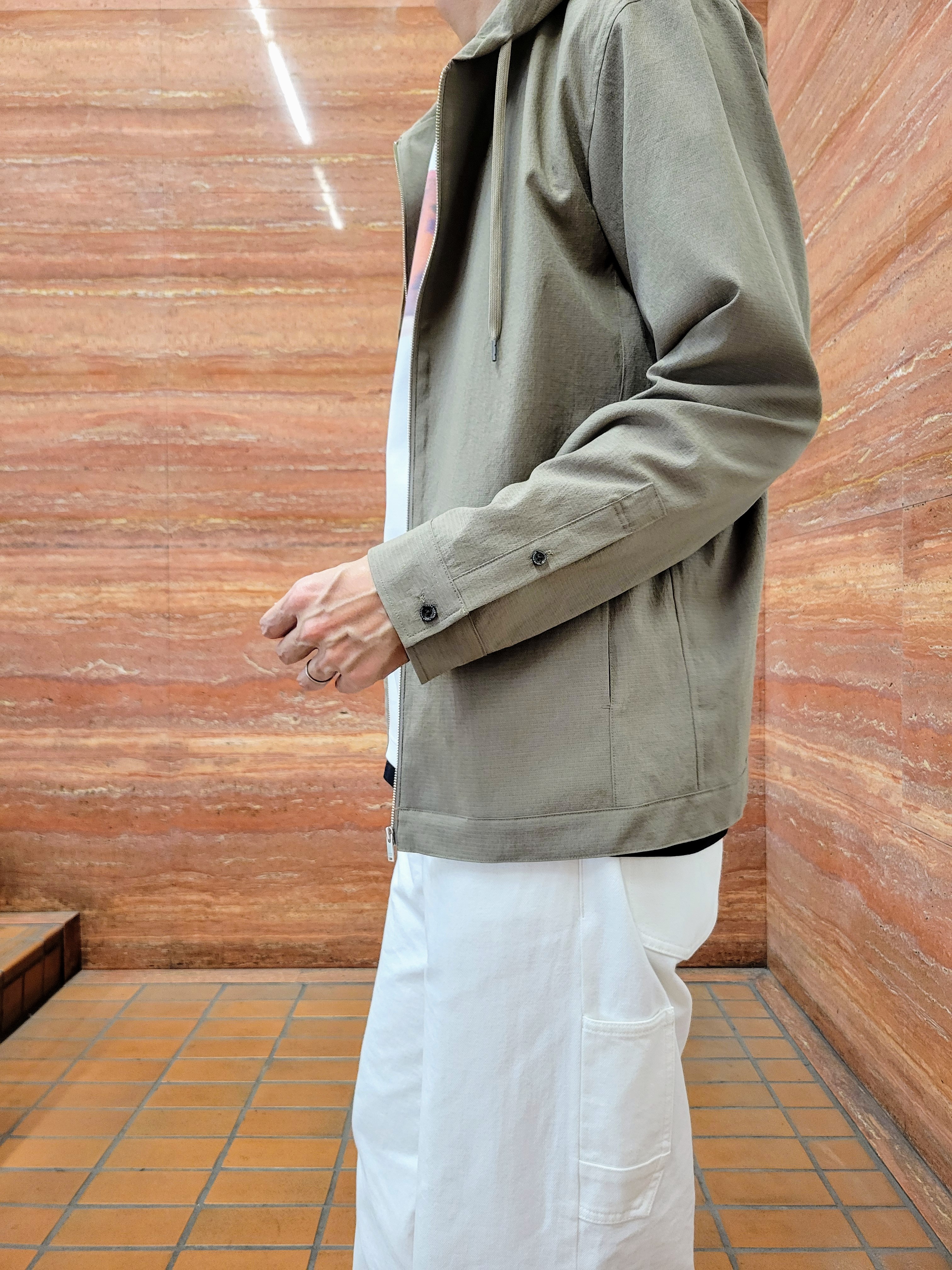 piroyaさんの「TAKEO KIKUCHI｜【撥水・洗える・シワになりにくい】 リランチェ（R） フードブルゾン」を使ったコーディネート