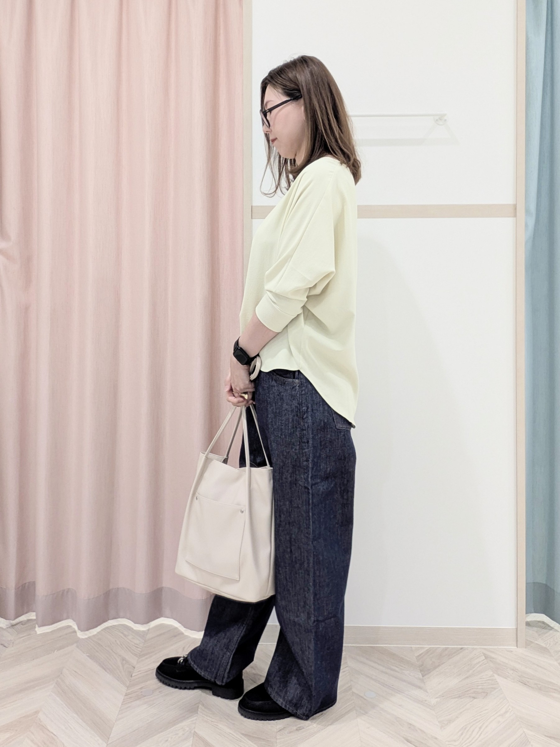 miyuさんの「SHOO･LA･RUE｜【SHOO・LA・RUE DENIM/高レビュー】ゆるっと決まる こなれカーブデニムパンツ」を使ったコーディネート