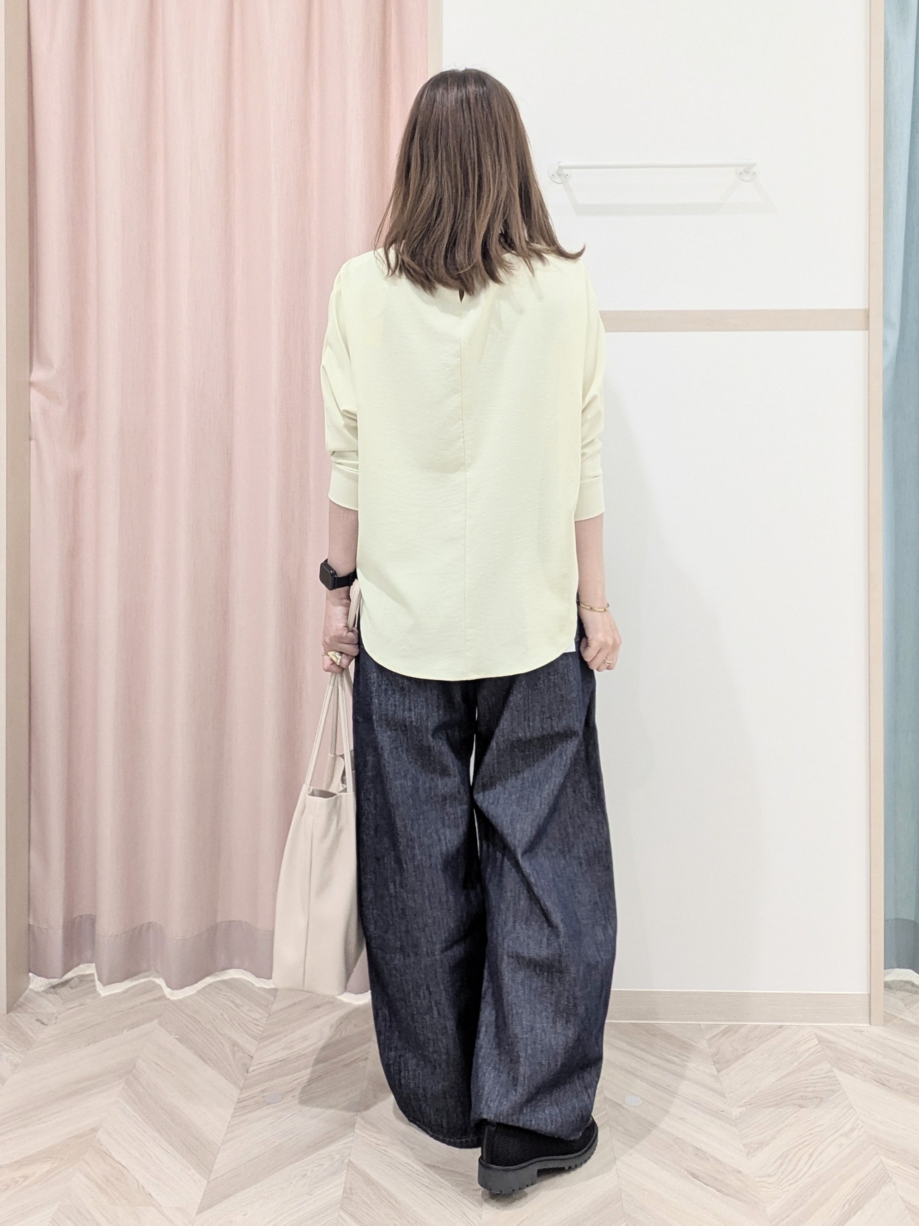miyuさんの「SHOO･LA･RUE｜【SHOO・LA・RUE DENIM/高レビュー】ゆるっと決まる こなれカーブデニムパンツ」を使ったコーディネート