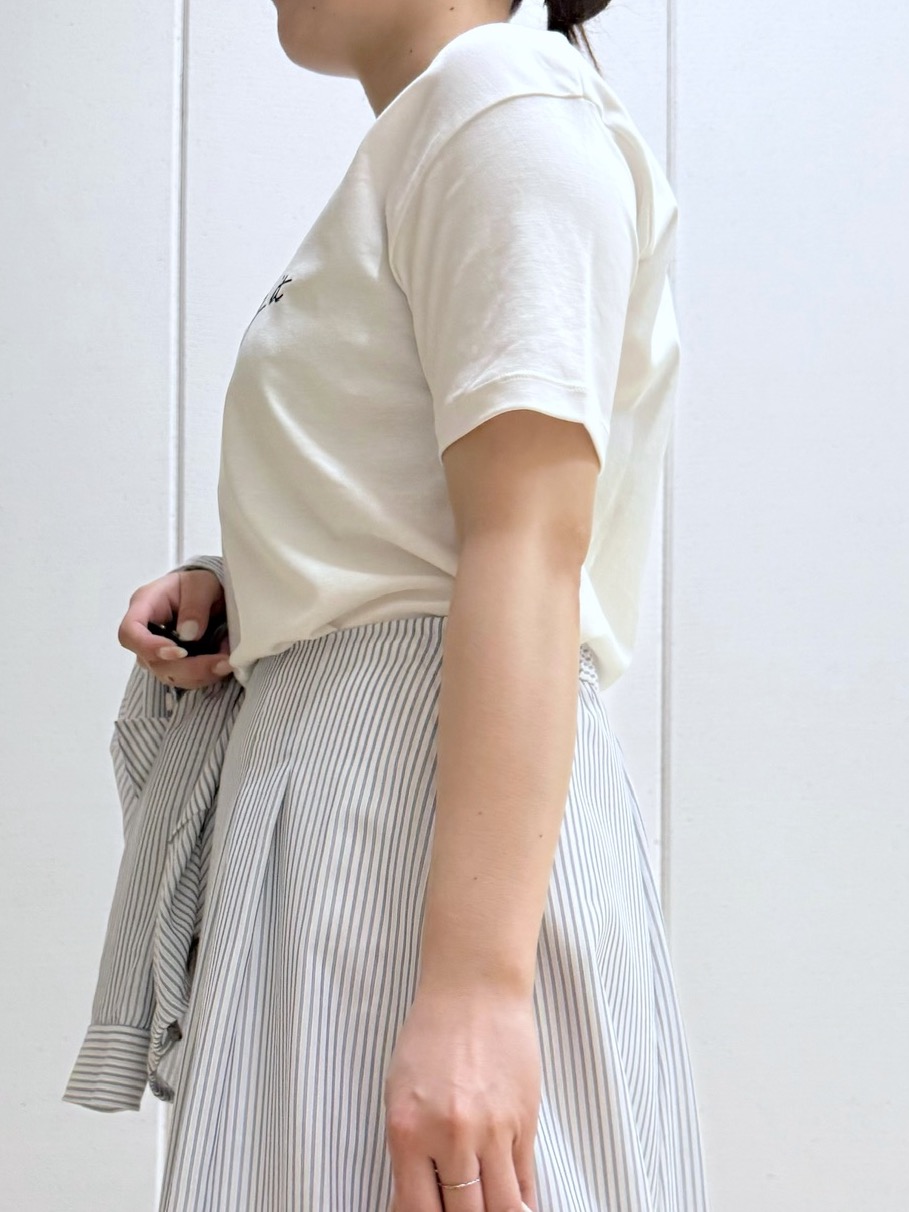 Rikoさんの「INDIVI｜【接触冷感／洗える／2WAY】ドロスト付 シアーシャンブレーシャツ」を使ったコーディネート