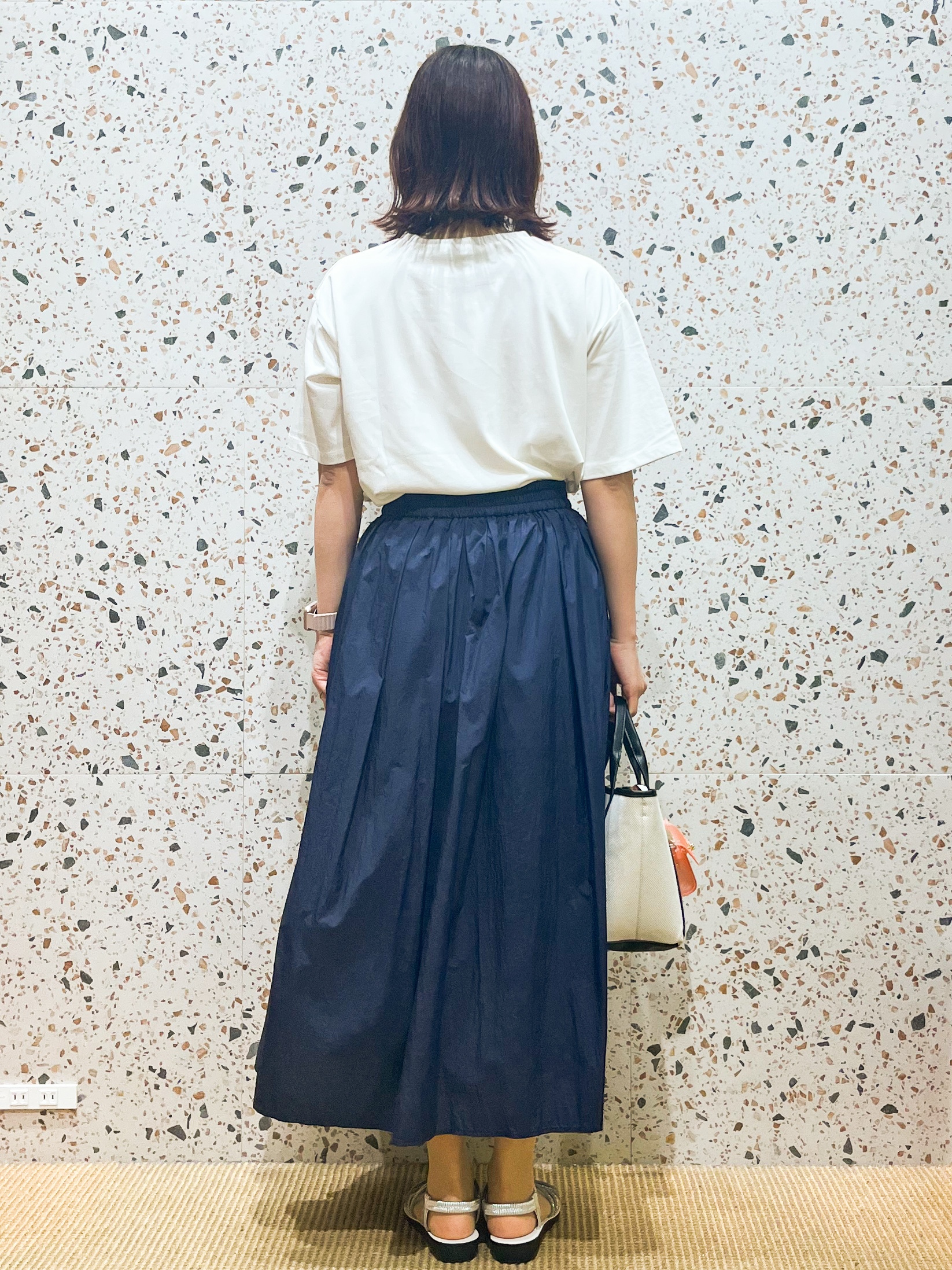 さくらさんの「OPAQUE.CLIP｜ロゴプリントアソートTシャツ【洗濯機OK】」を使ったコーディネート