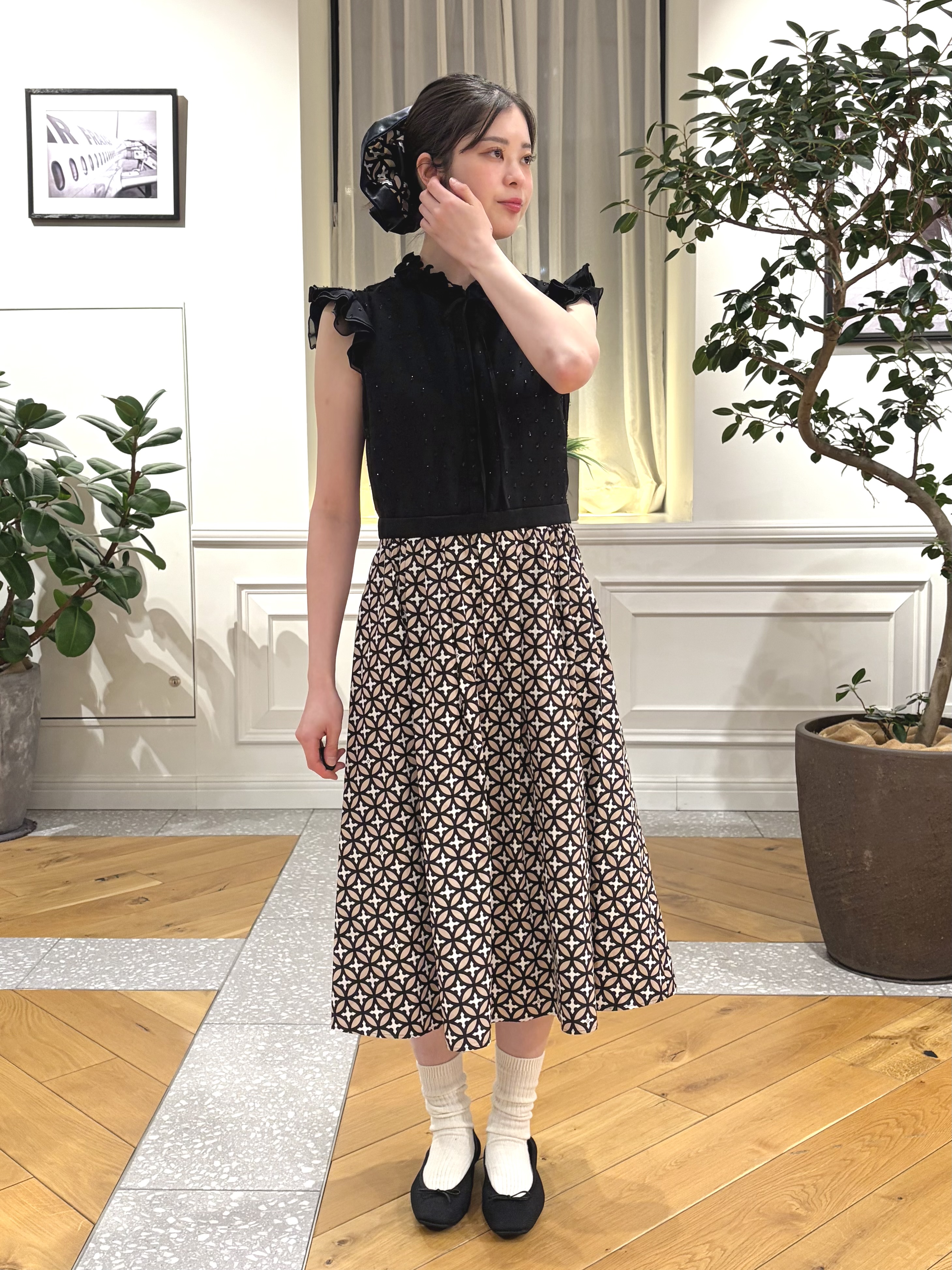 pupiさんの「DRESSTERIOR｜【ウォッシャブル】オーバーラップウィングスリーブドレス」を使ったコーディネート