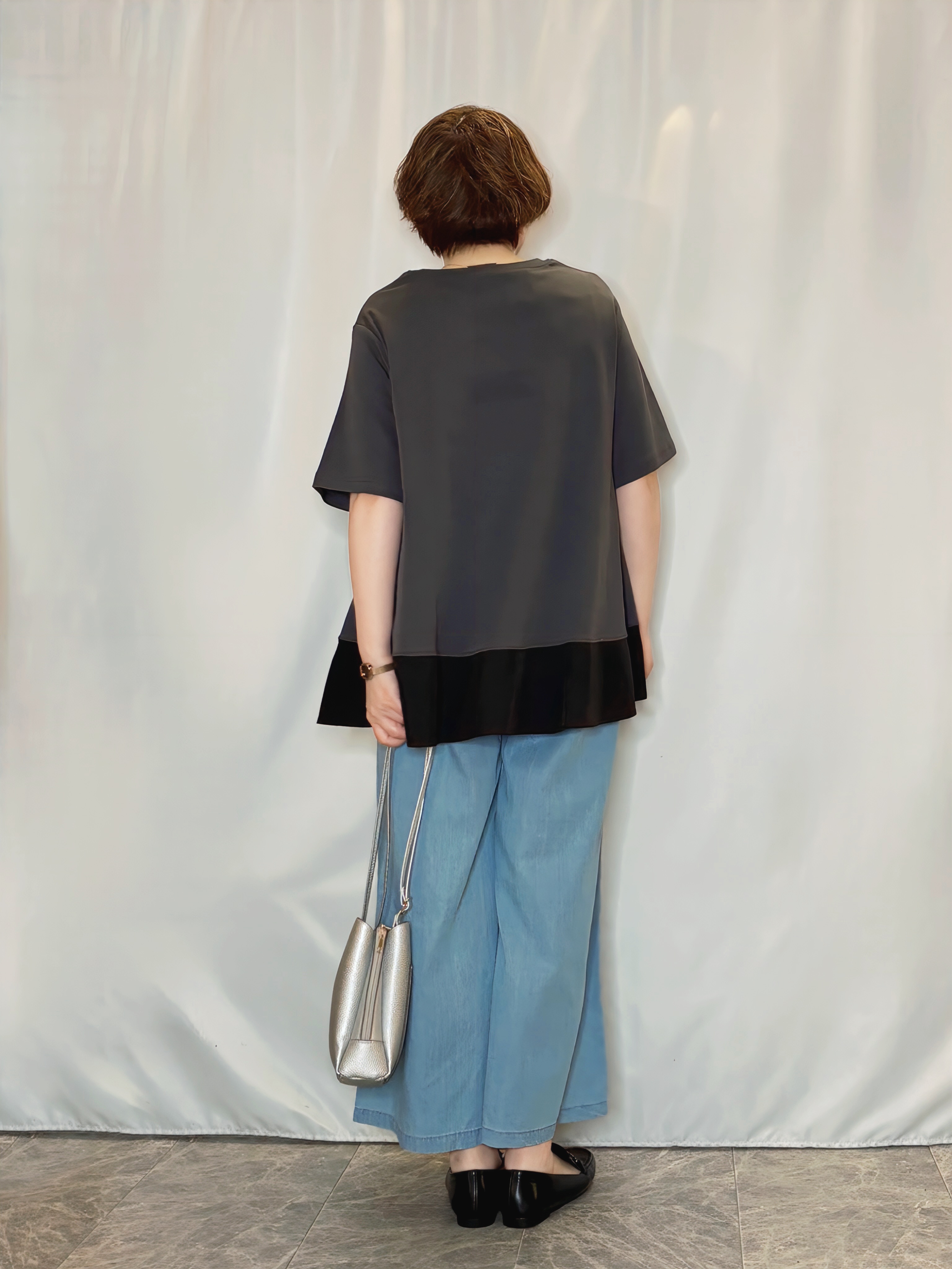 たみさんの「SHOO･LA･RUE｜【UV/抗菌防臭/洗濯機可】体型カバーも叶う 裾切り替えAライントップス」を使ったコーディネート