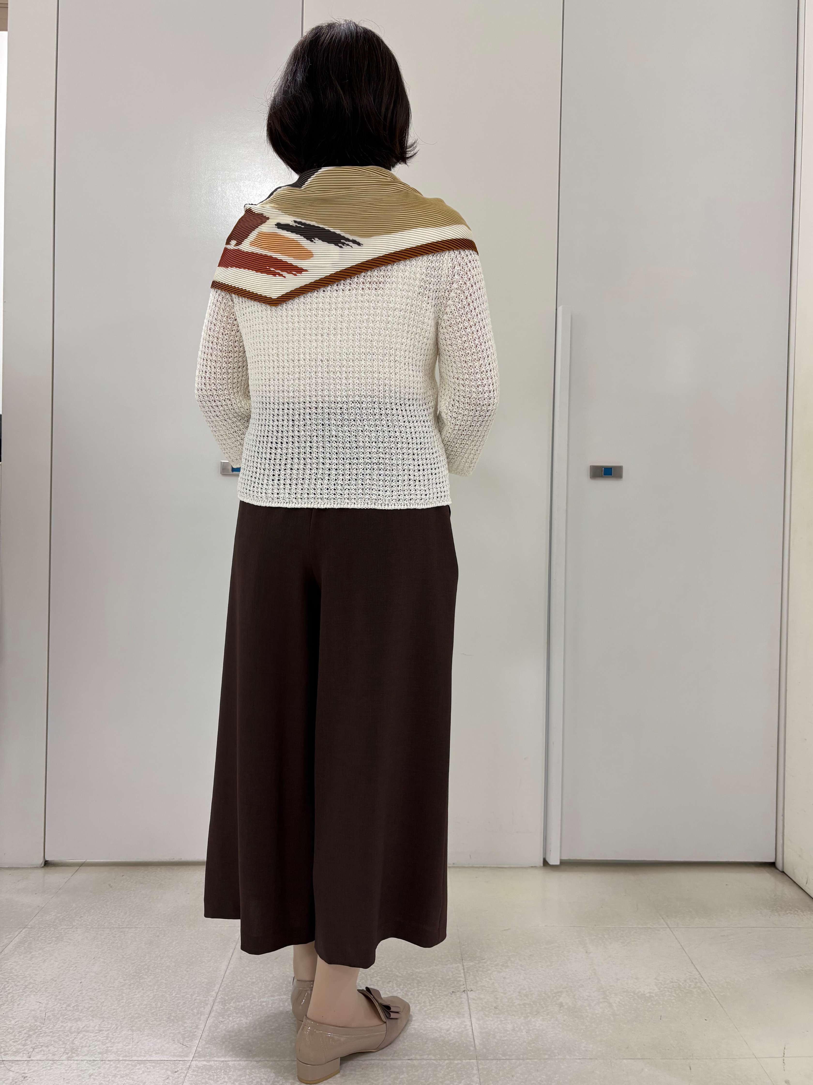 hIさんの「COUP DE CHANCE｜【ジオメトリック柄】モプリーツスカーフ」を使ったコーディネート
