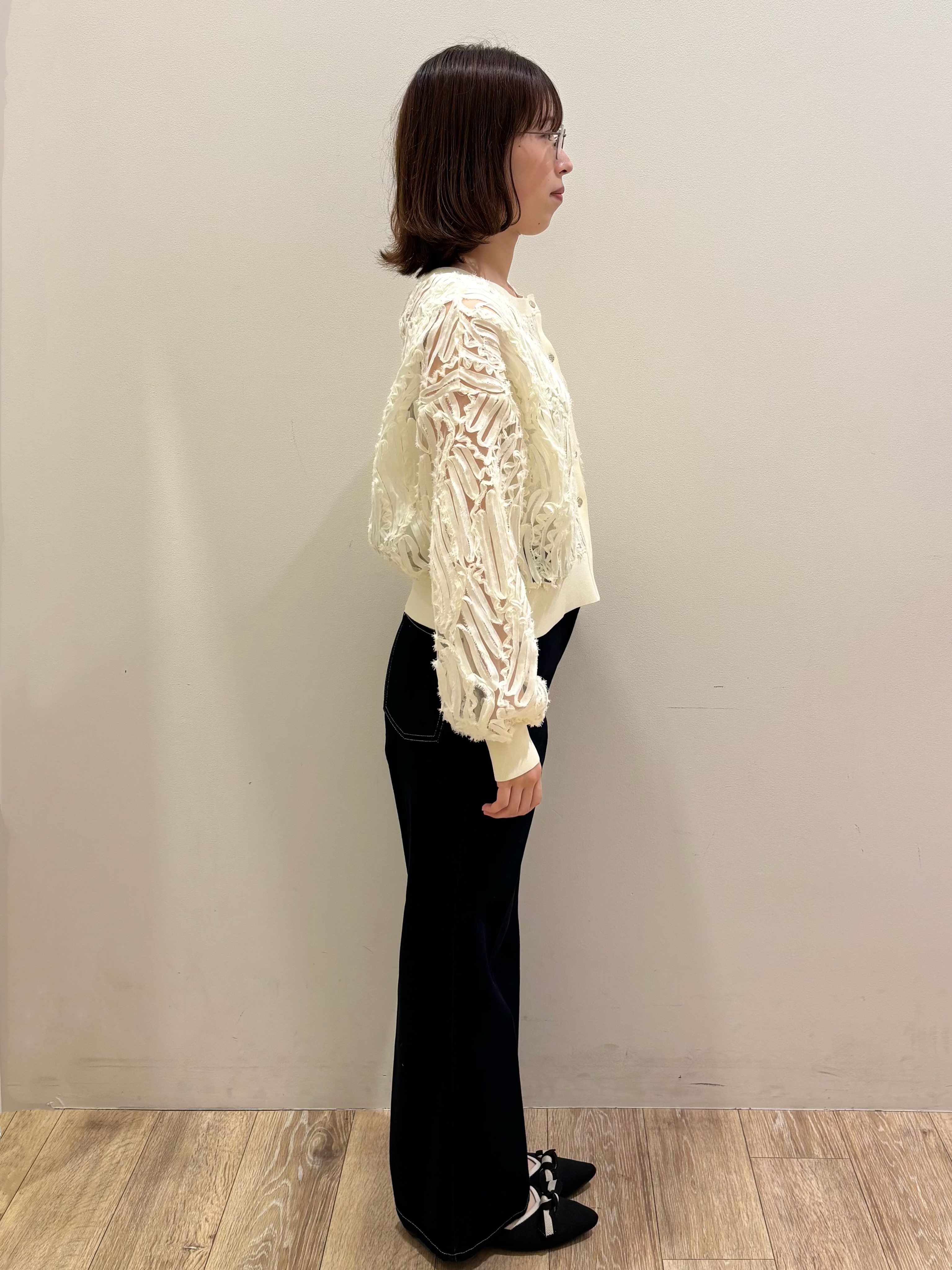honamiさんの「index｜シアー幾何刺繍カーディガン【洗濯機OK】」を使ったコーディネート