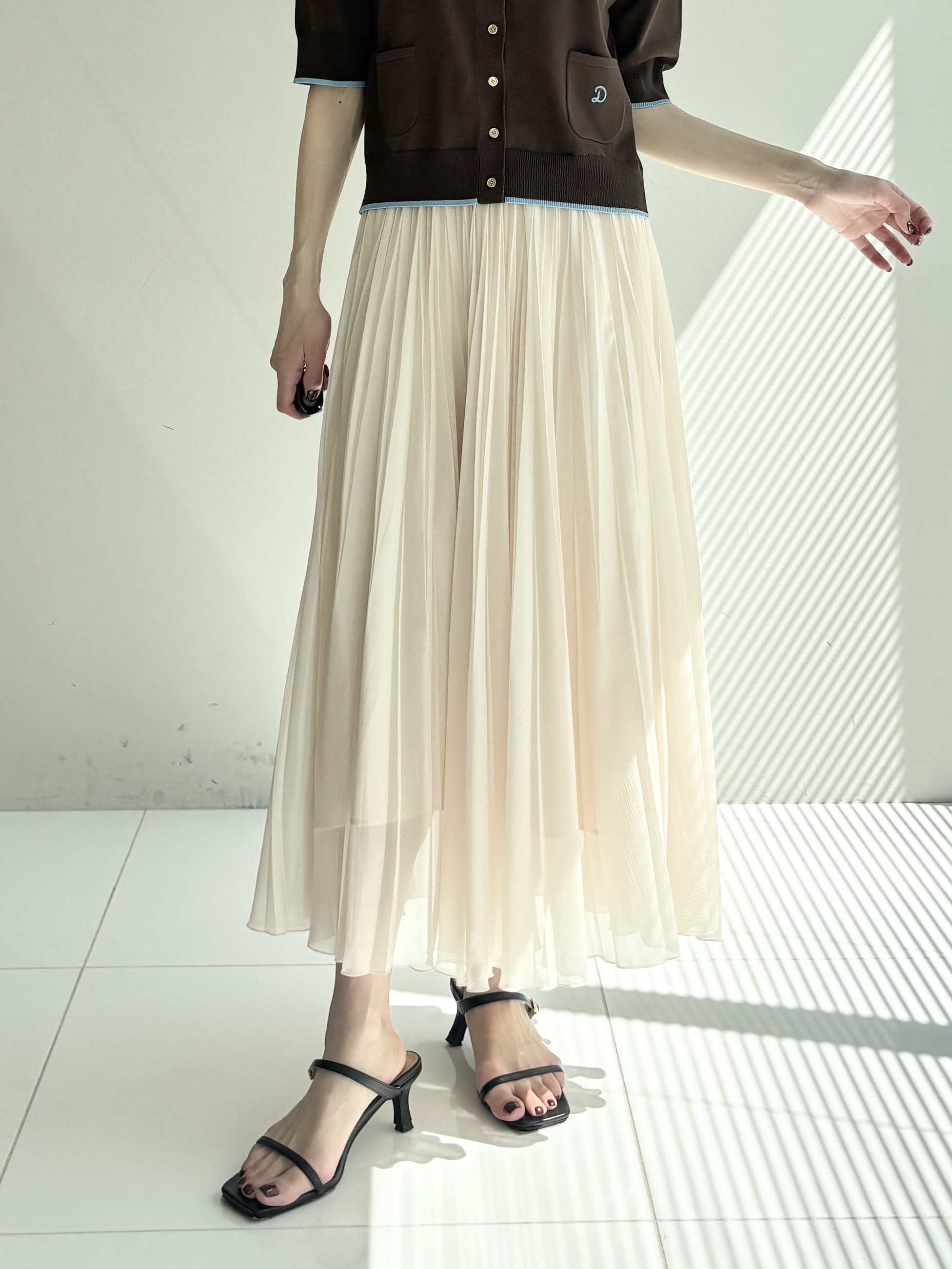清水夏姫さんの「DRESSTERIOR｜【UVカット/ウォッシャブル】クールタッチ ニットカーディガン」を使ったコーディネート