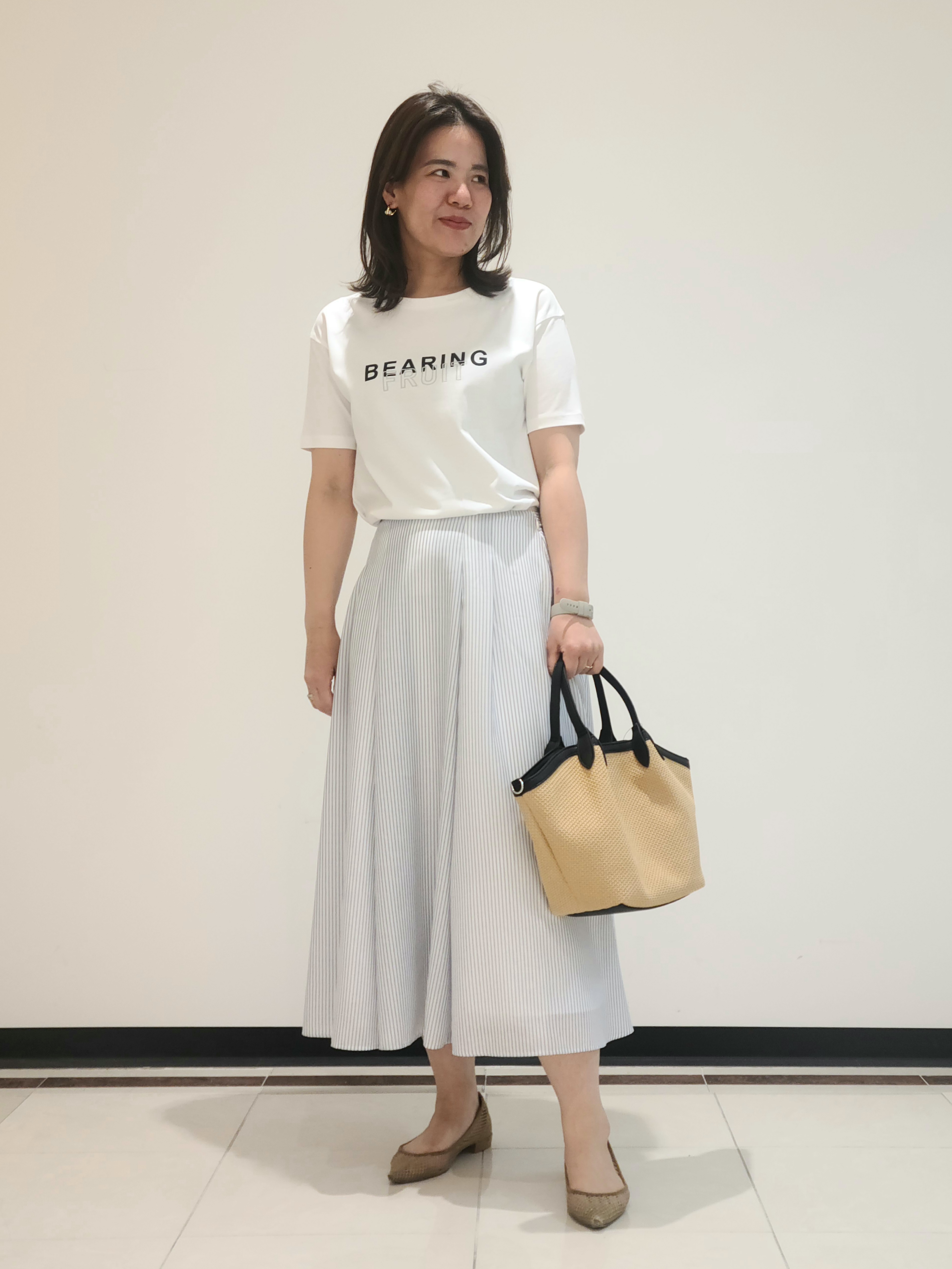 eriさんの「INDIVI｜【UVケア／選べるグラフィック】スムースジャージTシャツ」を使ったコーディネート