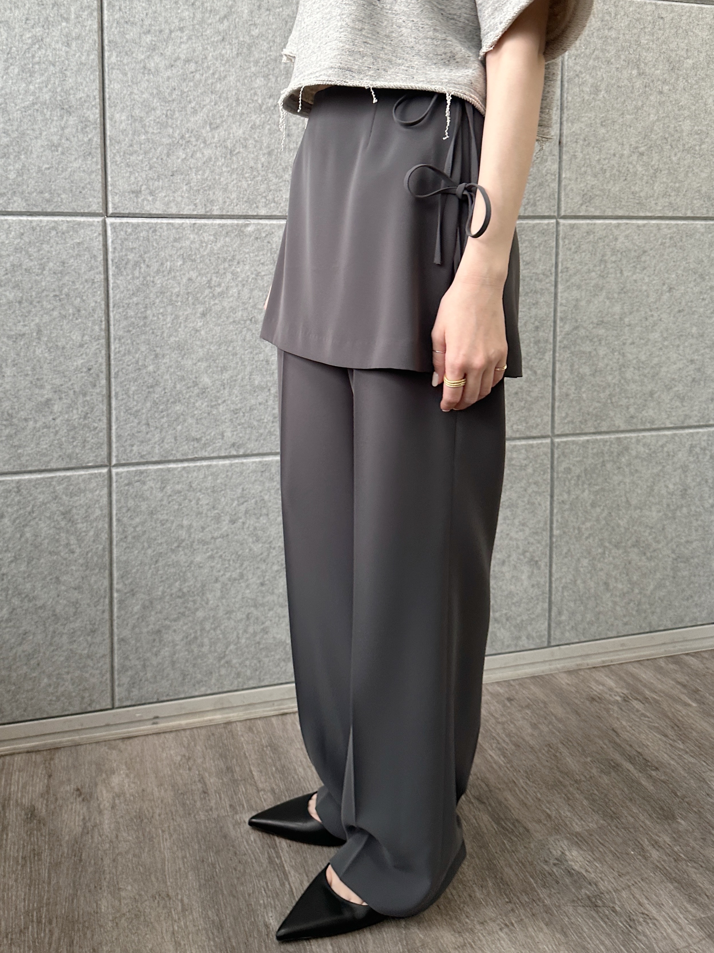 Buyer sakkoさんの「CODE A｜back open half－sleeve sweat」を使ったコーディネート