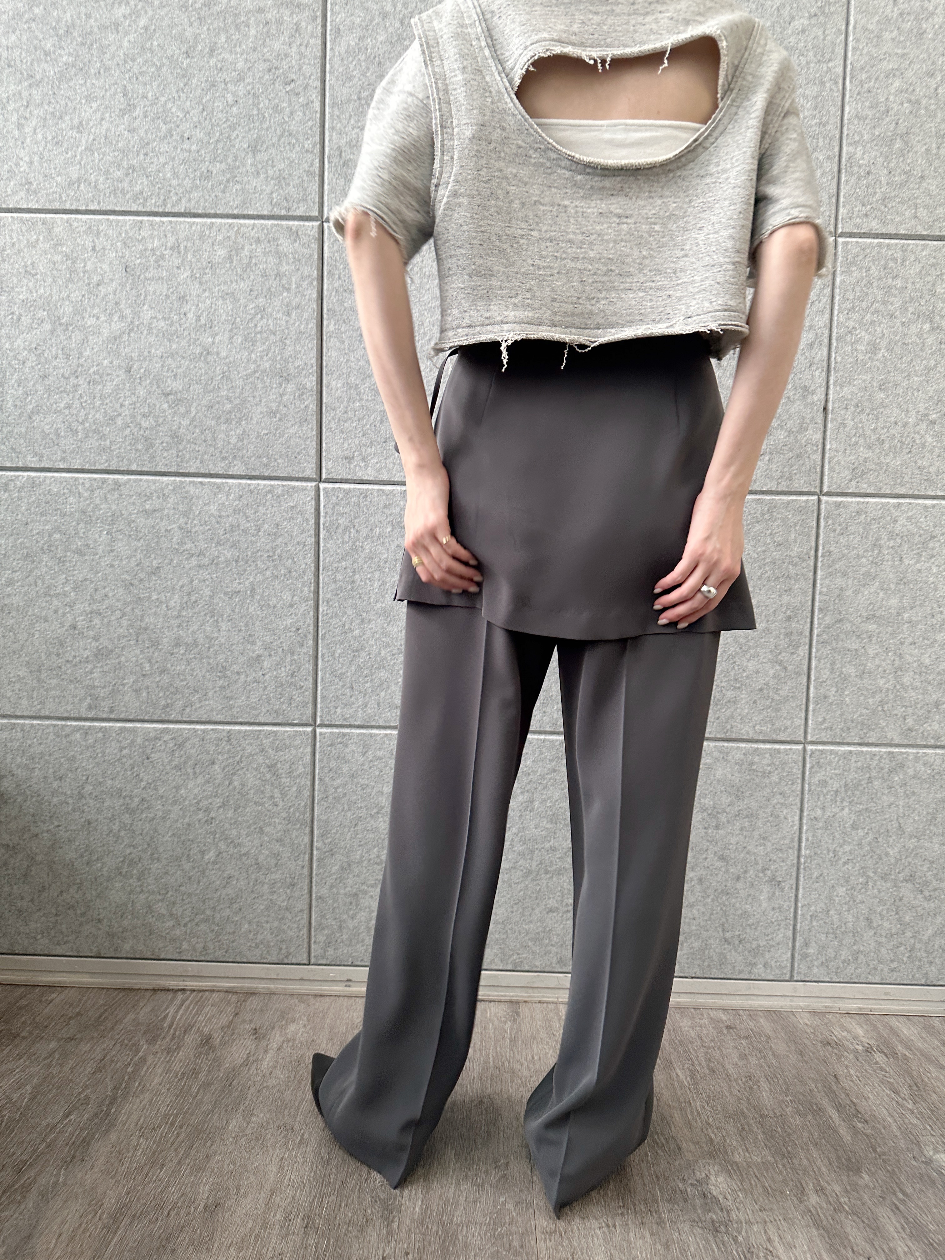 Buyer sakkoさんの「CODE A｜back open half－sleeve sweat」を使ったコーディネート