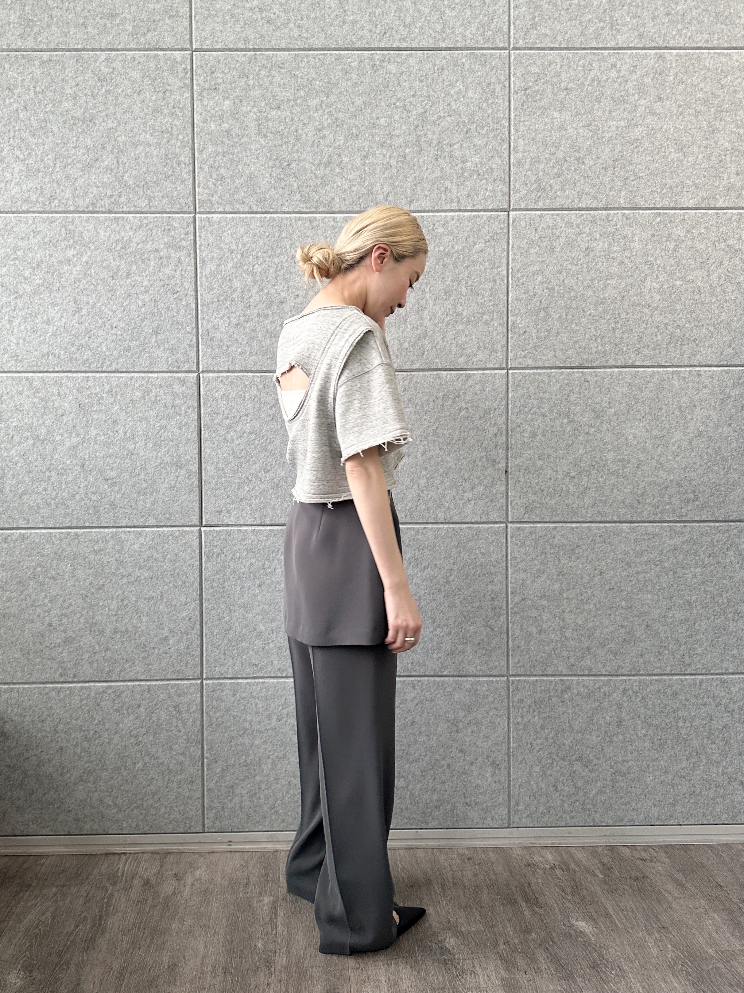 Buyer sakkoさんの「CODE A｜back open half－sleeve sweat」を使ったコーディネート