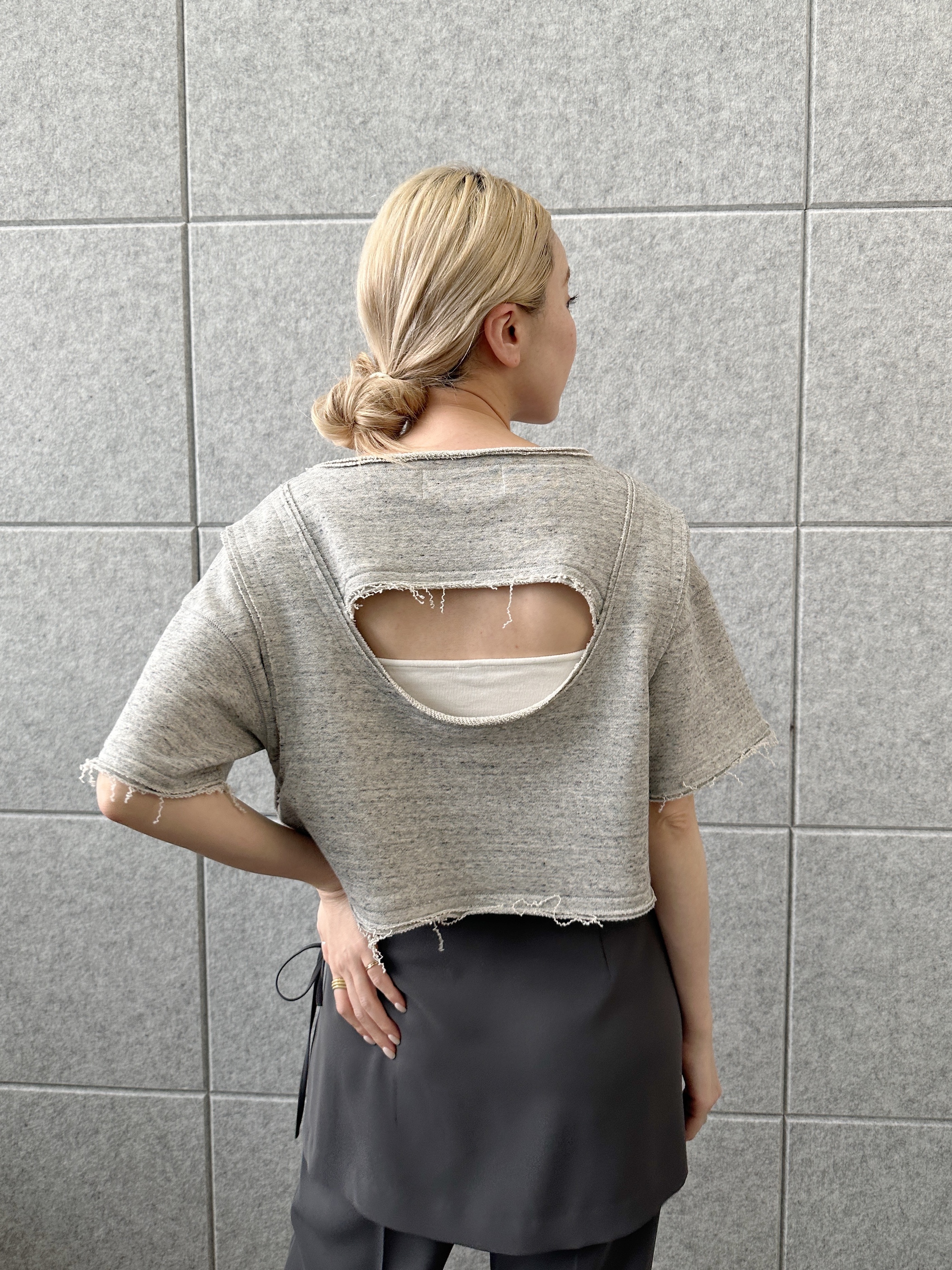 Buyer sakkoさんの「CODE A｜back open half－sleeve sweat」を使ったコーディネート