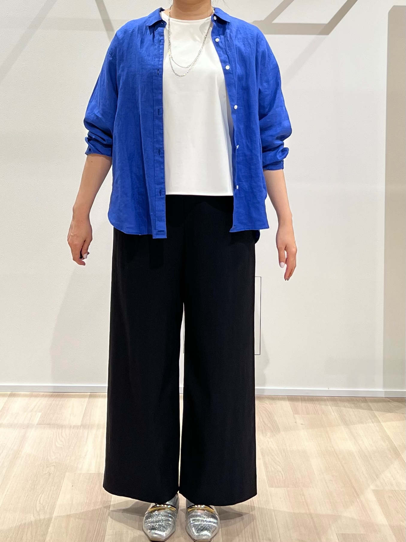 TOMOMIさんの「UNTITLED｜【接触冷感／2WAY】カシュクールリネンシャツ」を使ったコーディネート