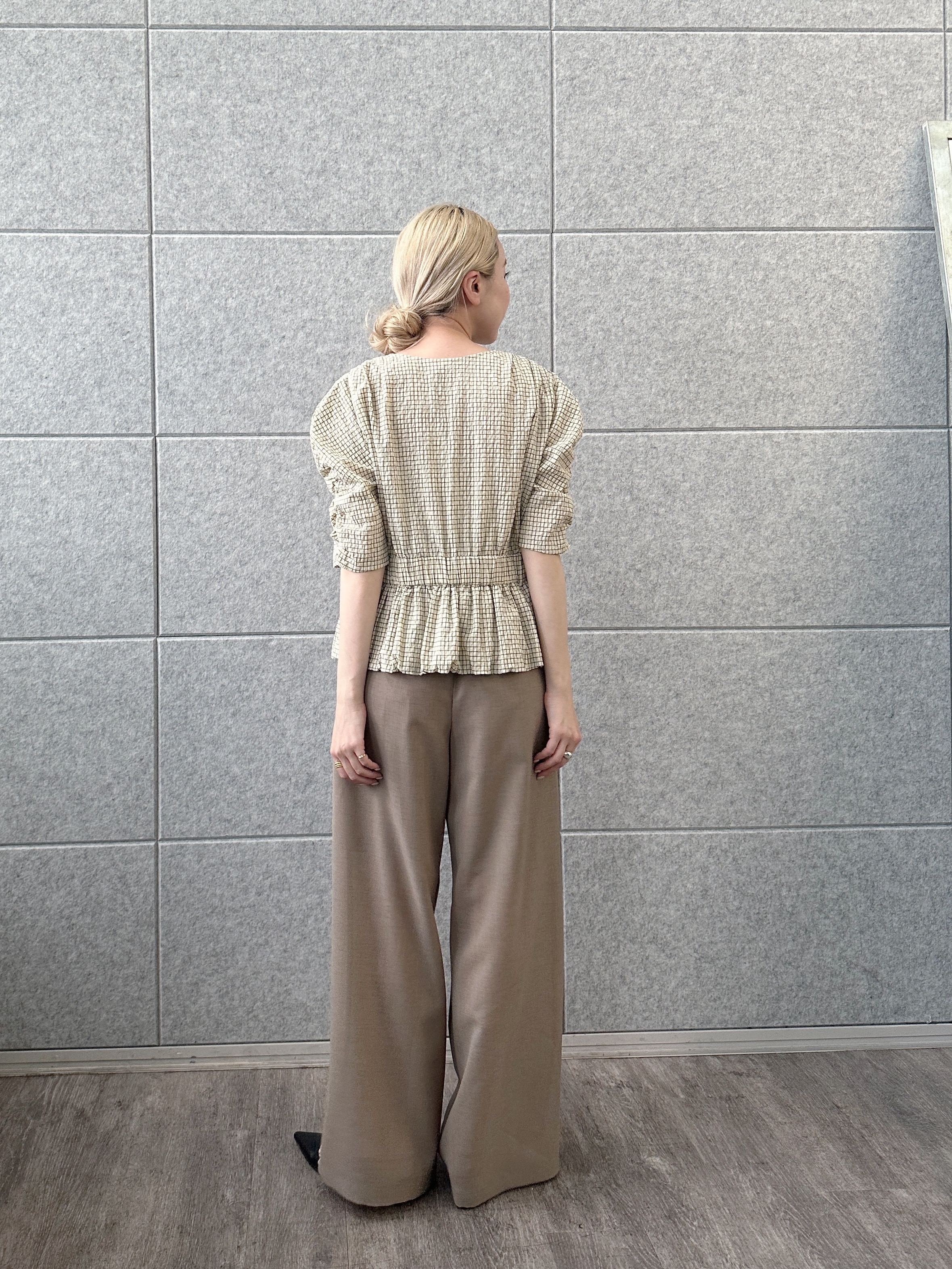Buyer sakkoさんの「CODE A｜front ribbon peplum blouse」を使ったコーディネート