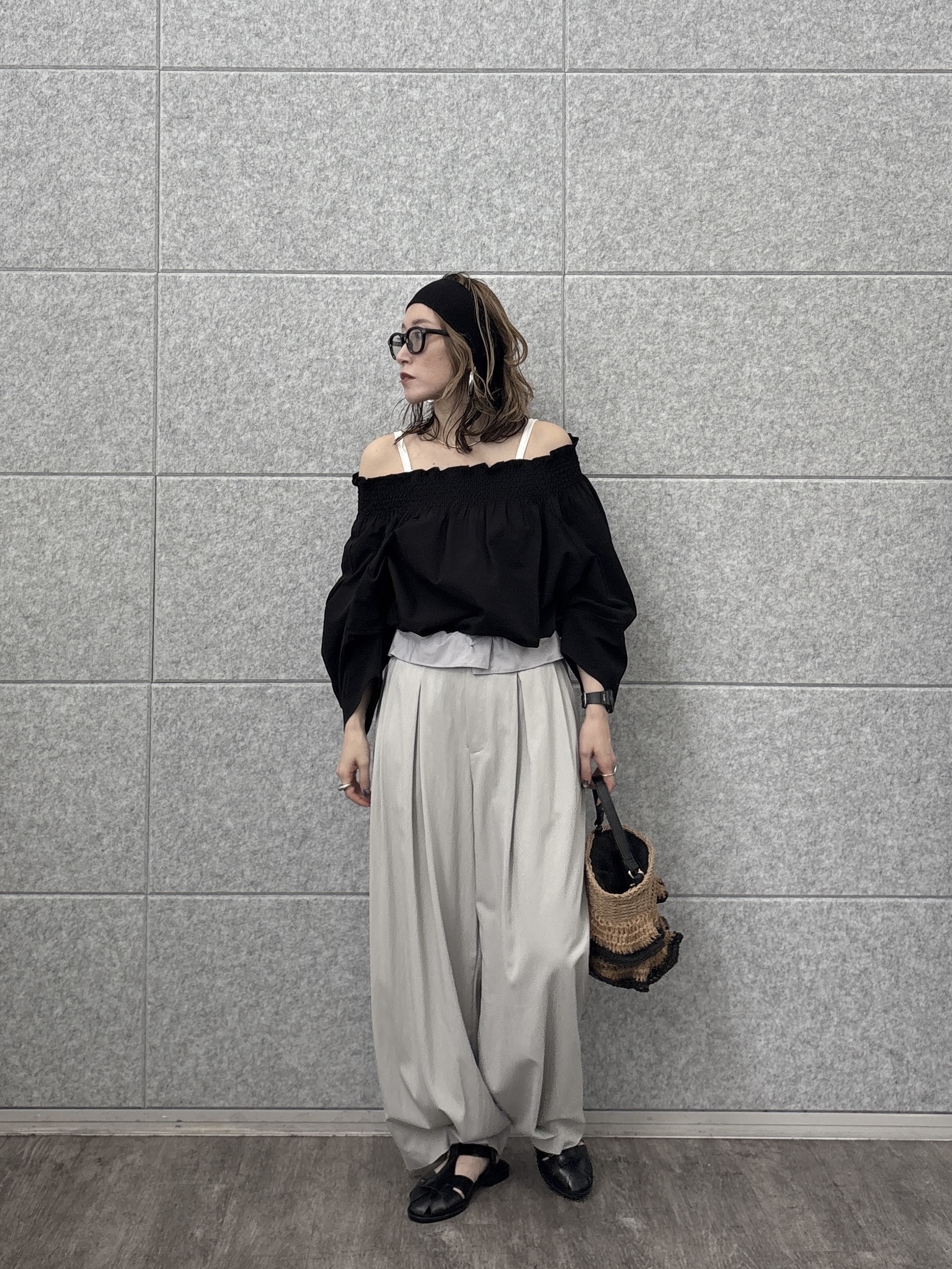 kotakiさんの「INDIVI｜サッカーオフショルブラウス【再入荷／2WAY】」を使ったコーディネート