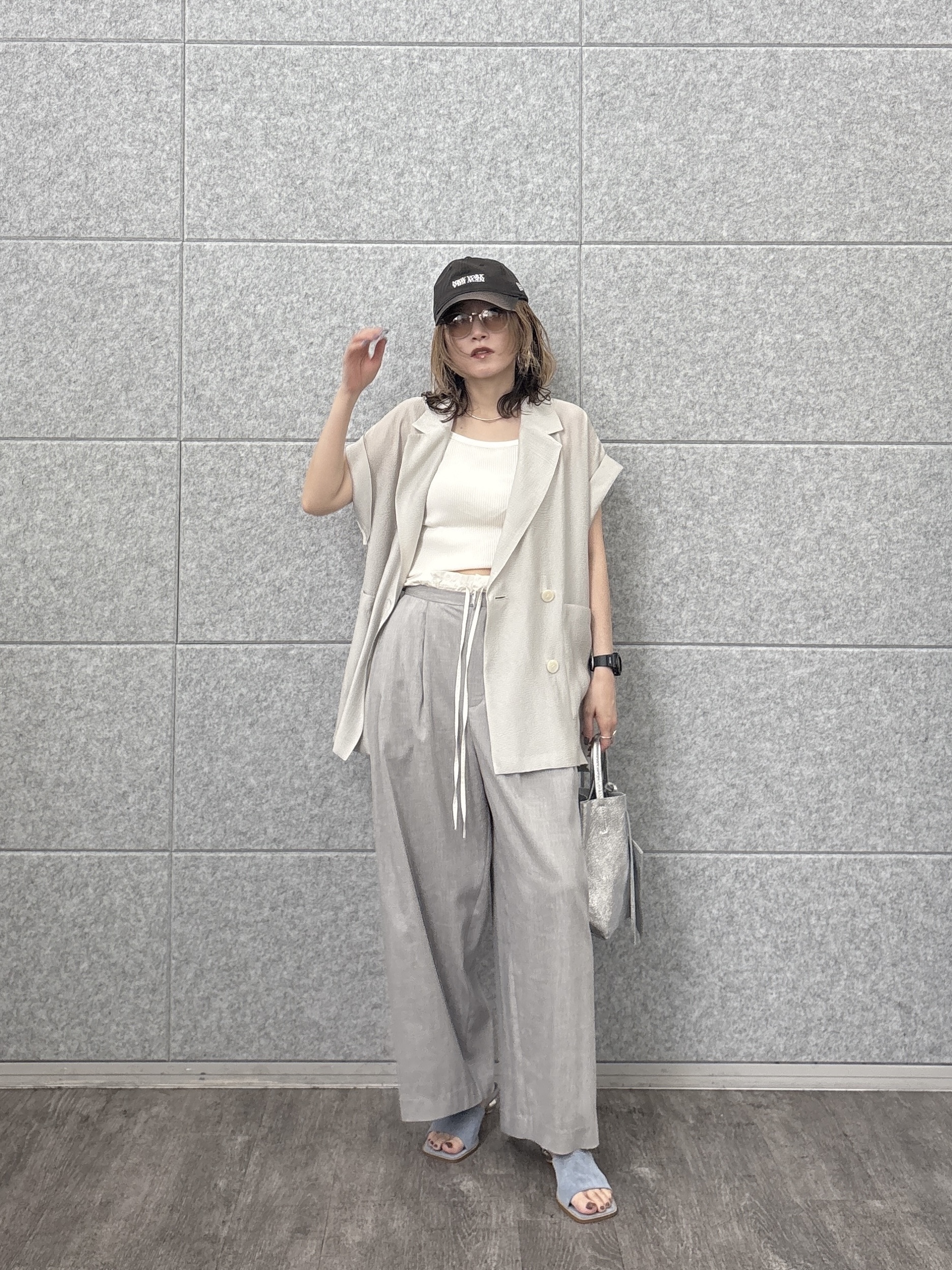 kotakiさんの「INDIVI｜ワッシャーシアー半袖ダブルジャケット」を使ったコーディネート