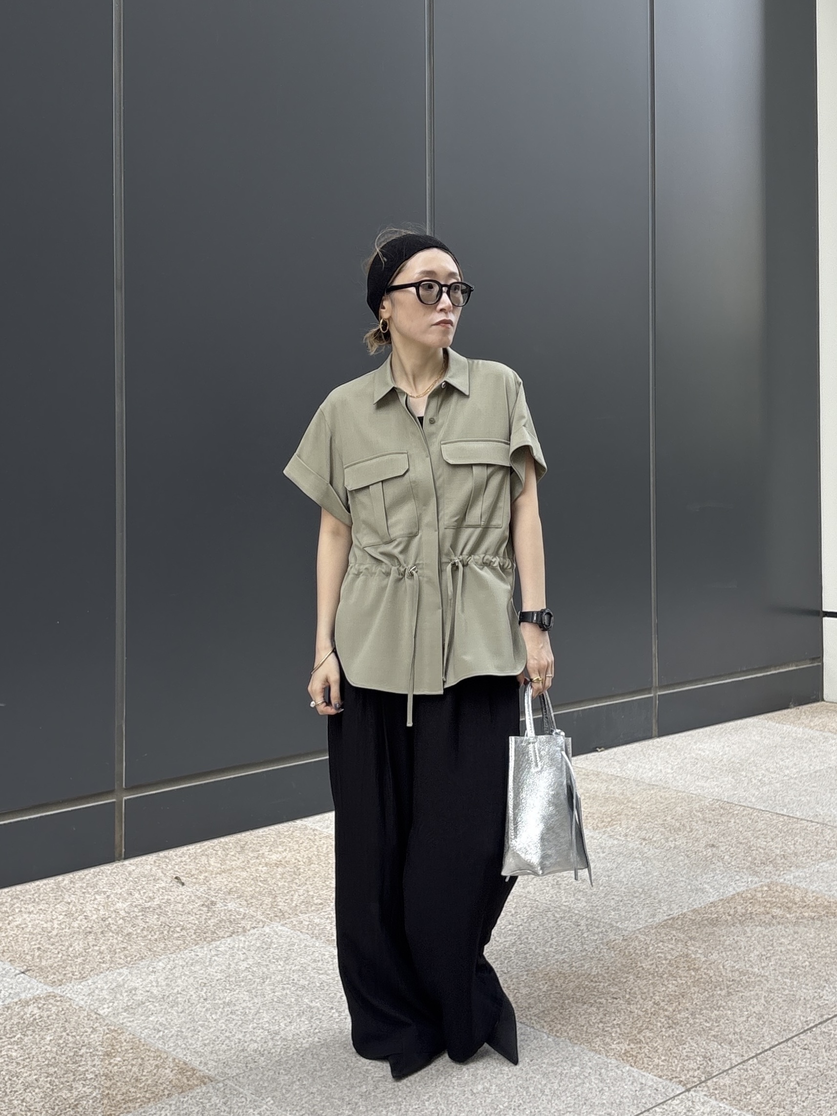 kotakiさんの「INDIVI｜Comfy SET UP｜サファリシャツ【セットアップ対応／通勤／カセット服／接触冷感／UVカット】」を使ったコーディネート