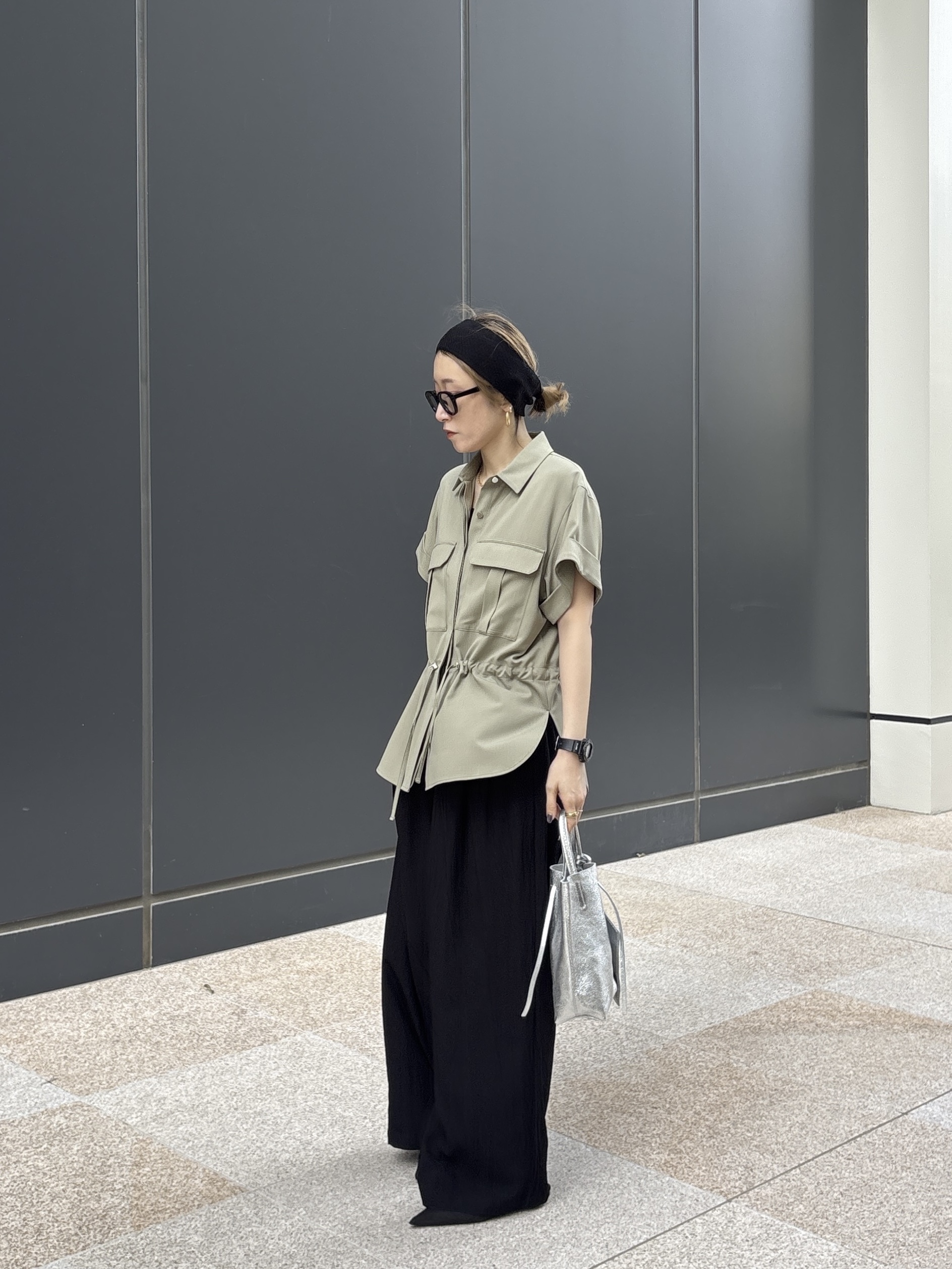 kotakiさんの「INDIVI｜Comfy SET UP｜サファリシャツ【セットアップ対応／通勤／カセット服／接触冷感／UVカット】」を使ったコーディネート