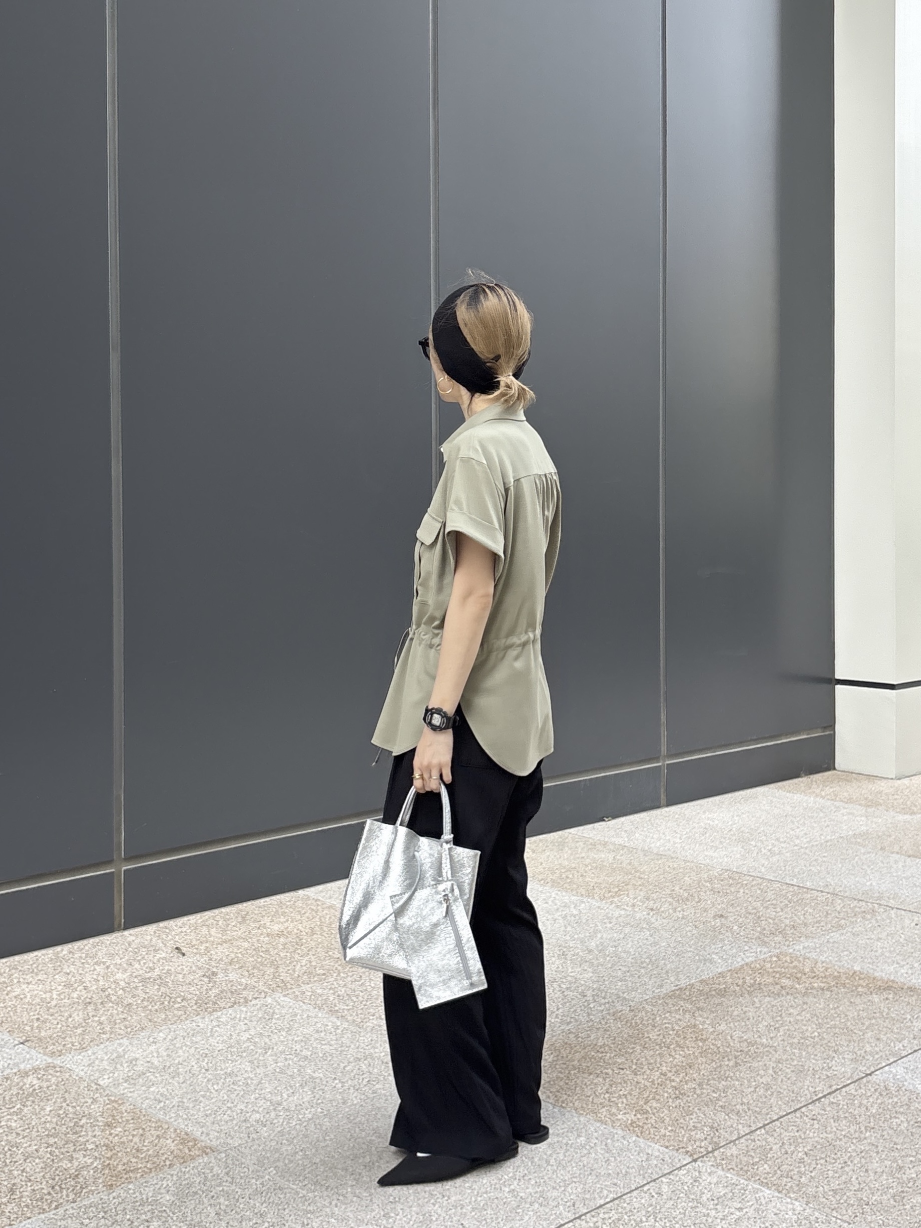 kotakiさんの「INDIVI｜Comfy SET UP｜サファリシャツ【セットアップ対応／通勤／カセット服／接触冷感／UVカット】」を使ったコーディネート