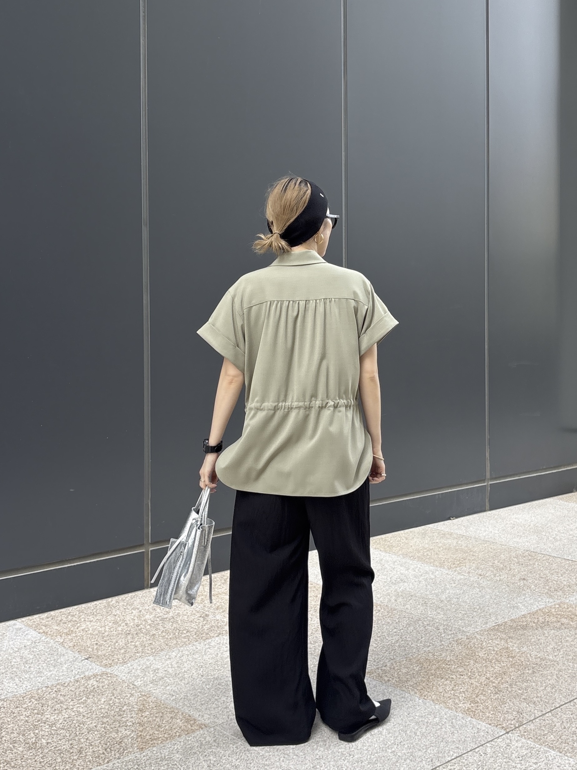 kotakiさんの「INDIVI｜Comfy SET UP｜サファリシャツ【セットアップ対応／通勤／カセット服／接触冷感／UVカット】」を使ったコーディネート