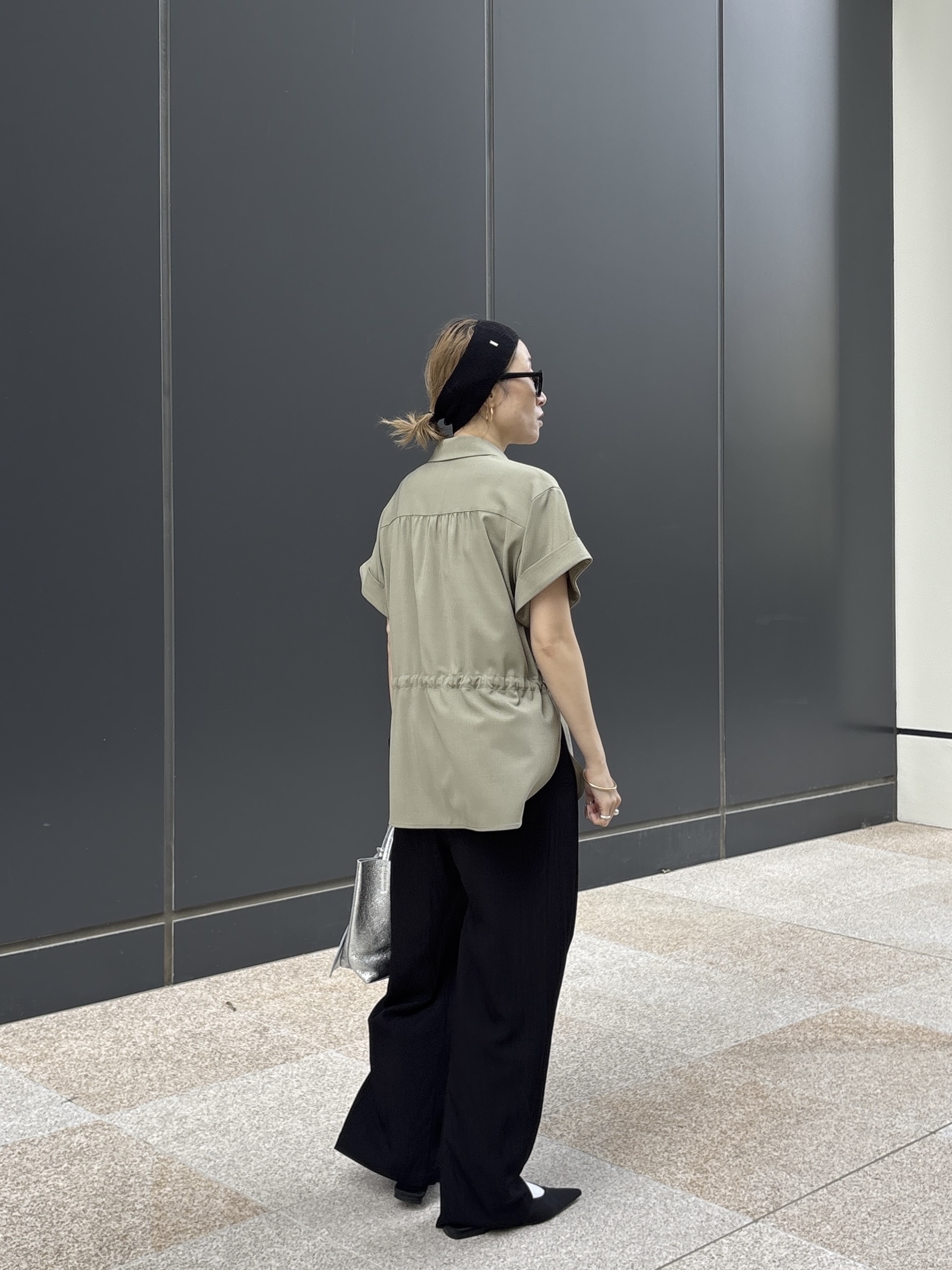 kotakiさんの「INDIVI｜Comfy SET UP｜サファリシャツ【セットアップ対応／通勤／カセット服／接触冷感／UVカット】」を使ったコーディネート