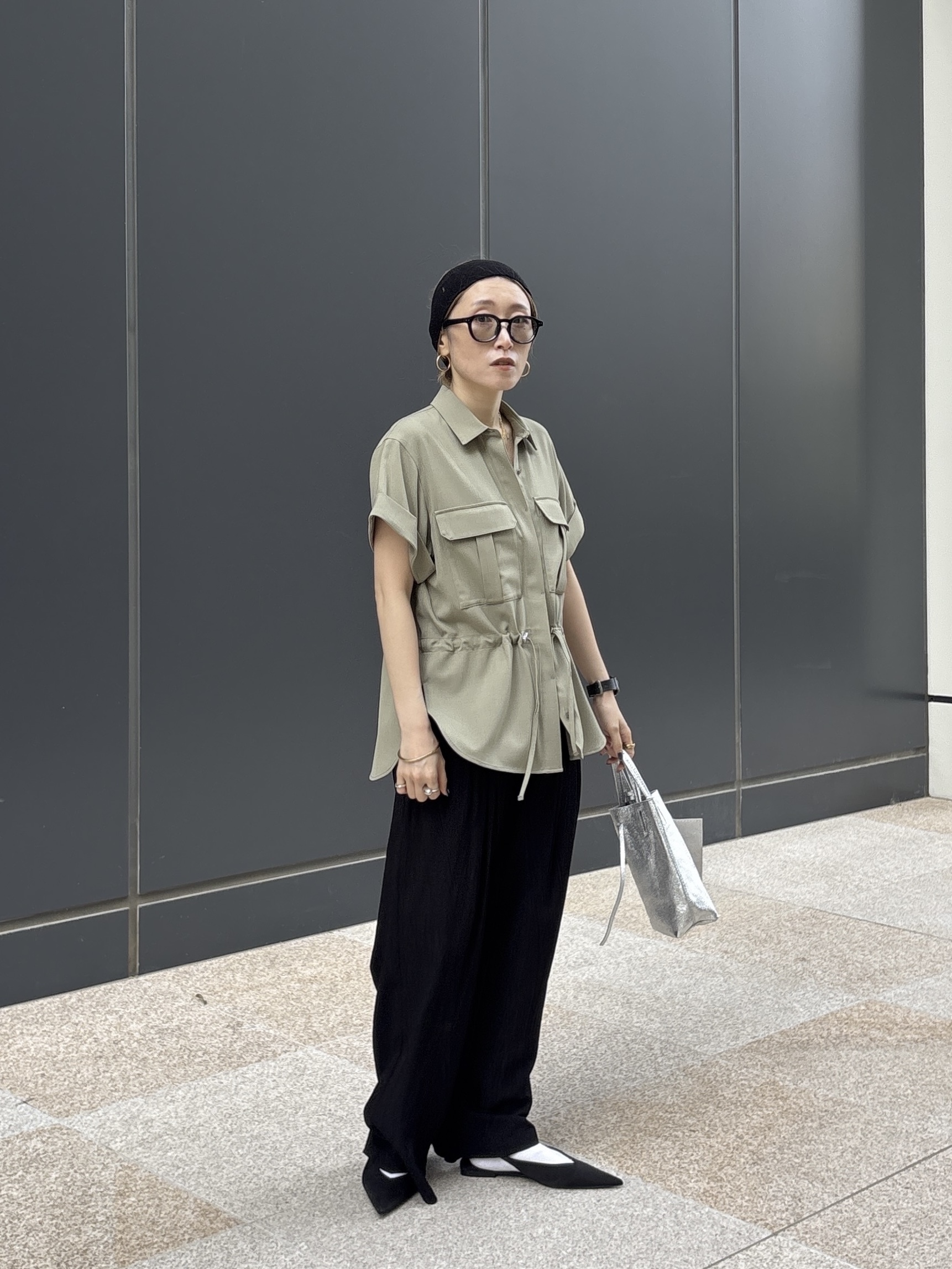 kotakiさんの「INDIVI｜Comfy SET UP｜サファリシャツ【セットアップ対応／通勤／カセット服／接触冷感／UVカット】」を使ったコーディネート