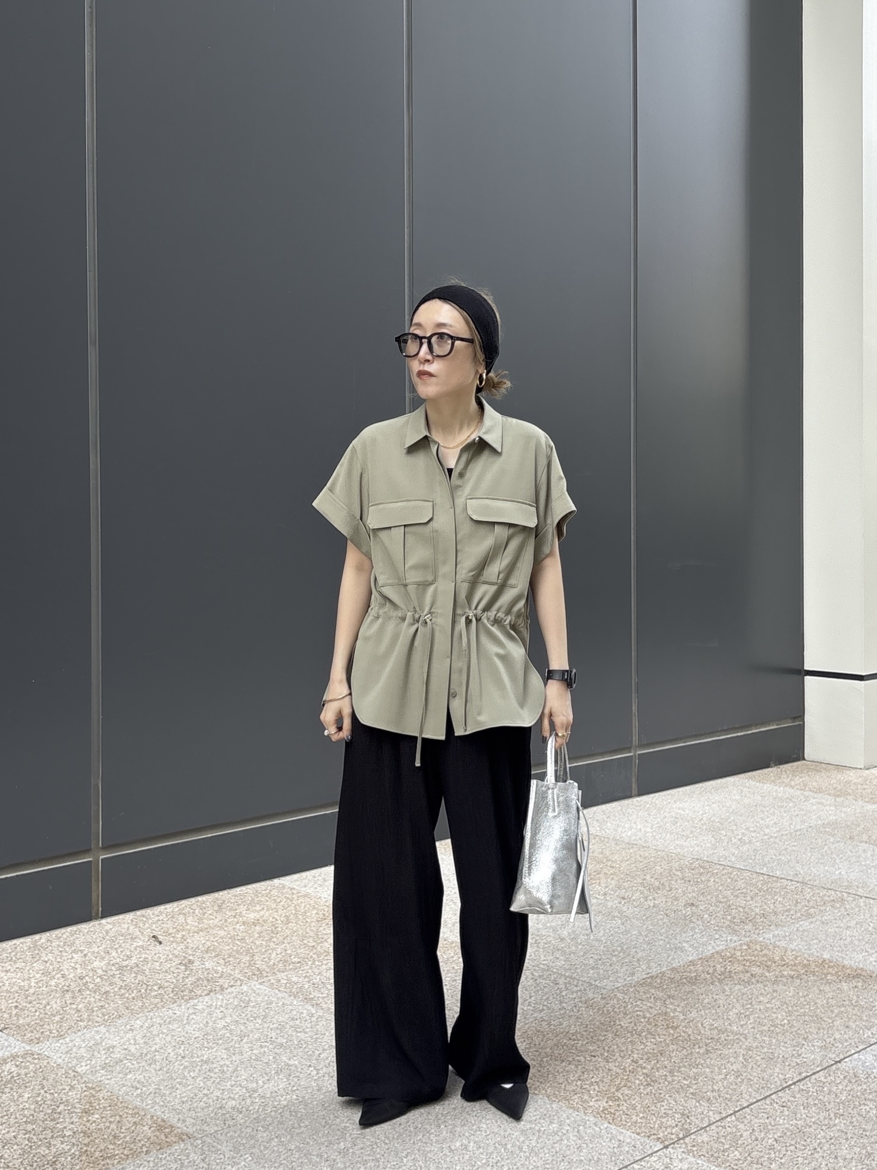 kotakiさんの「INDIVI｜Comfy SET UP｜サファリシャツ【セットアップ対応／通勤／カセット服／接触冷感／UVカット】」を使ったコーディネート
