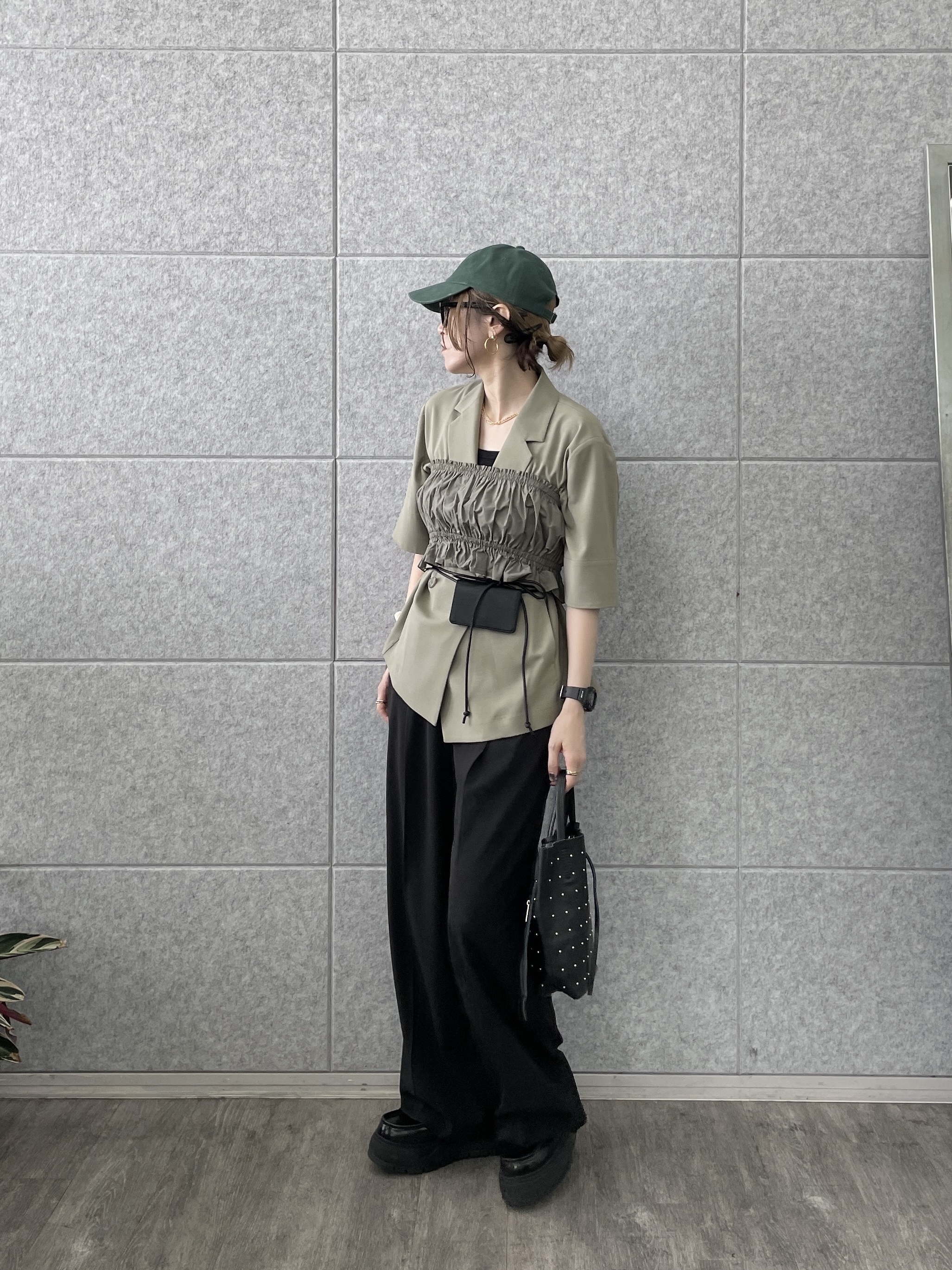 kotakiさんの「INDIVI｜シャーリングチューブトップ」を使ったコーディネート