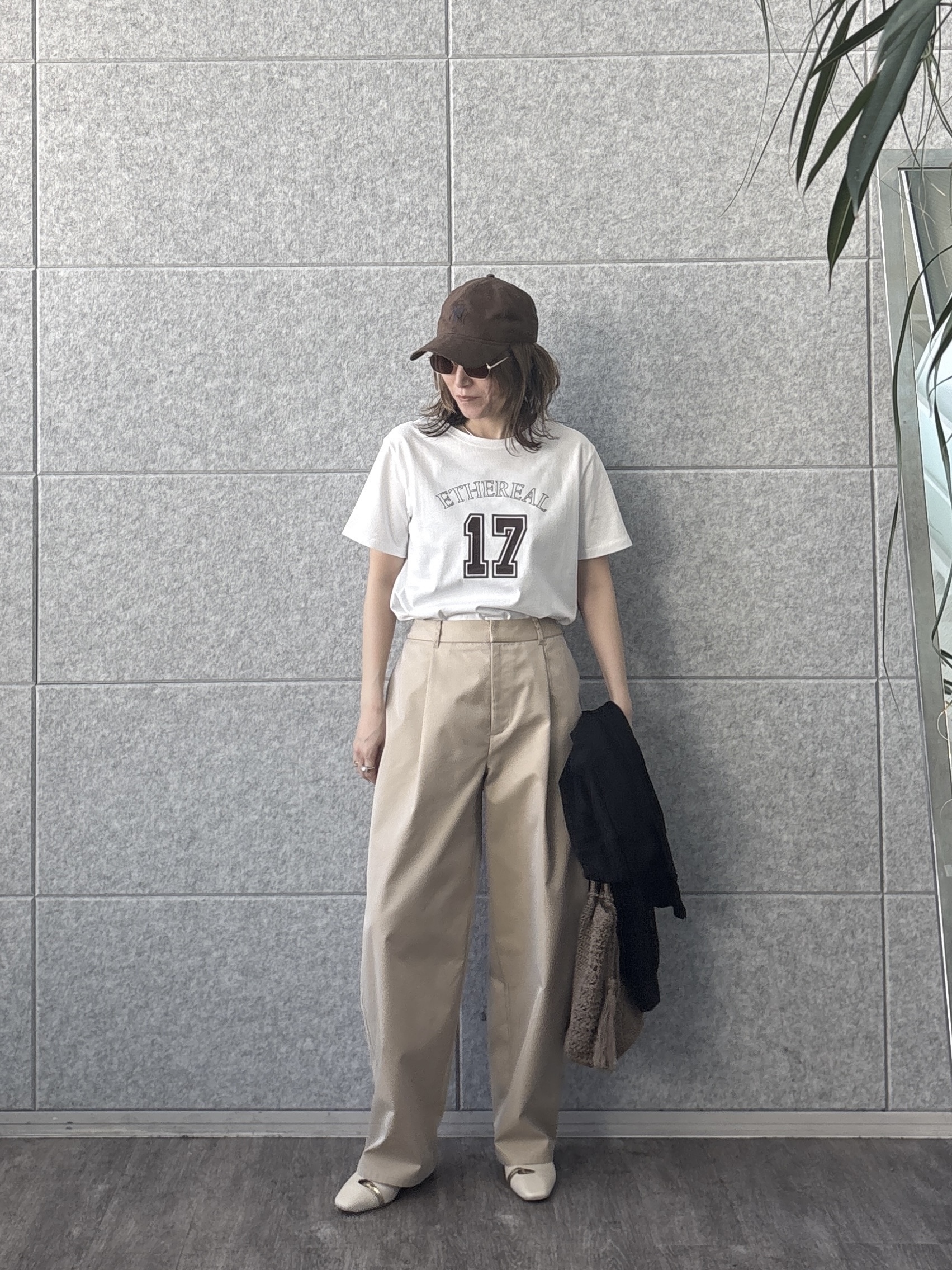 kotakiさんの「INDIVI｜ナンバリングTシャツ」を使ったコーディネート