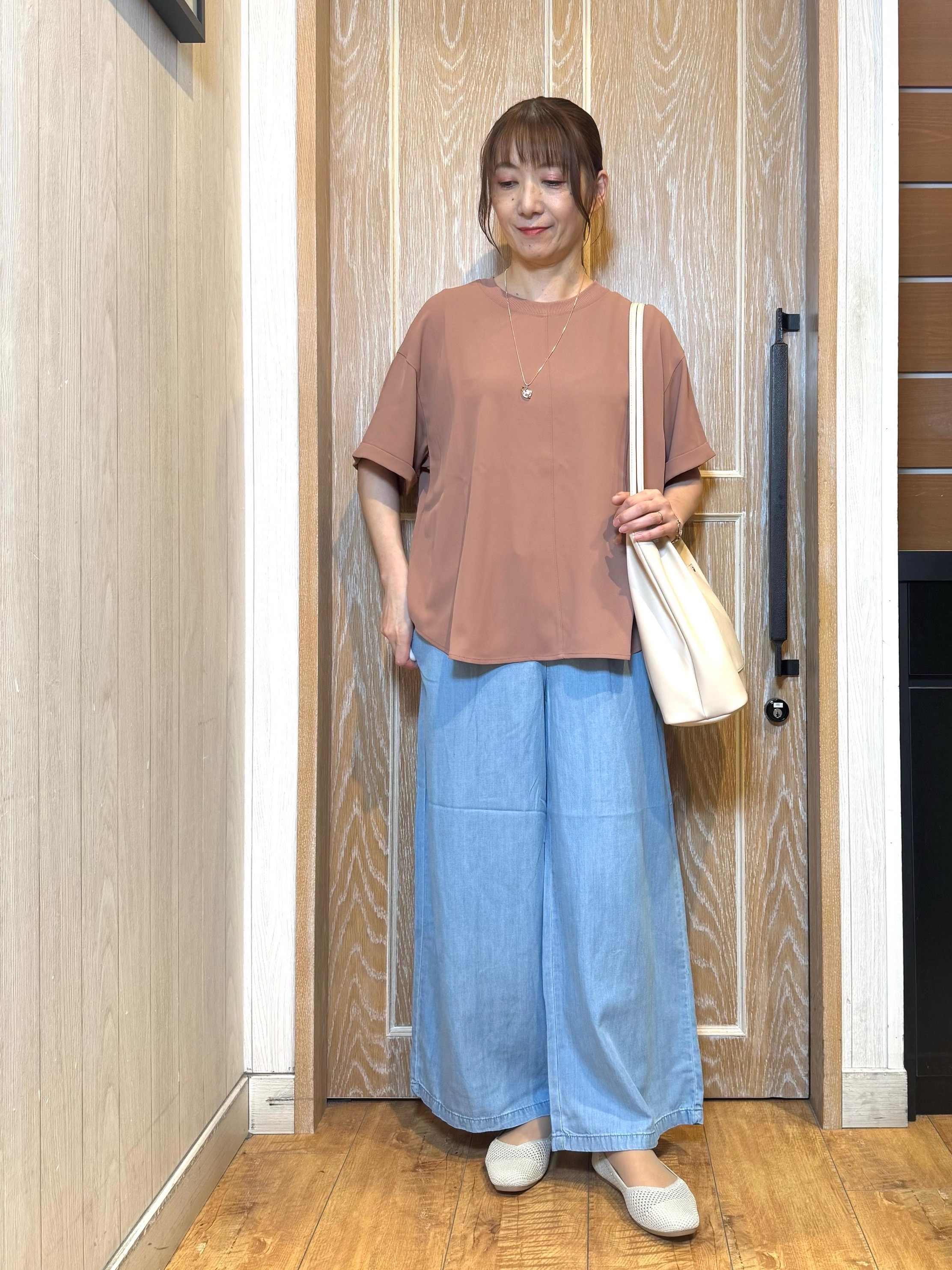 KAORIさんの「SHOO･LA･RUE｜【UV/S-LL/セットアップ可】やみつきになる肌触り さらさらぷるんトップス」を使ったコーディネート
