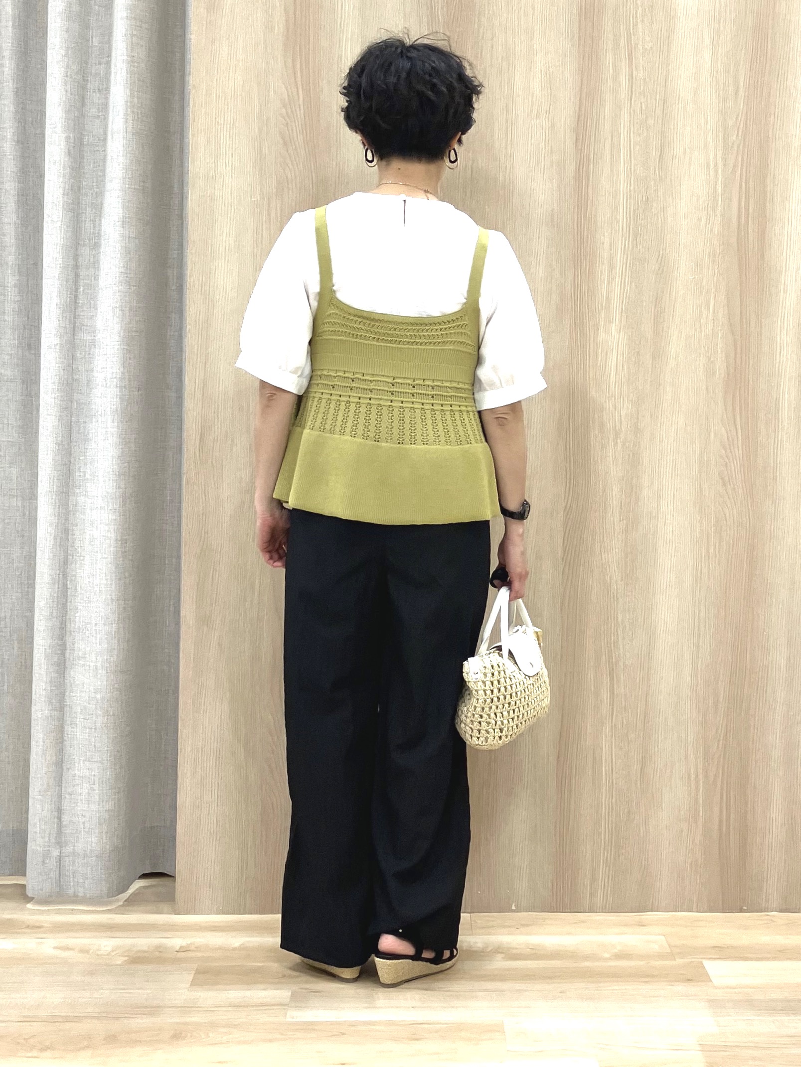 Keiさんの「grove｜【2点SET】着るだけで完成、透かし編みニットビスチェ&times;ブラウス」を使ったコーディネート