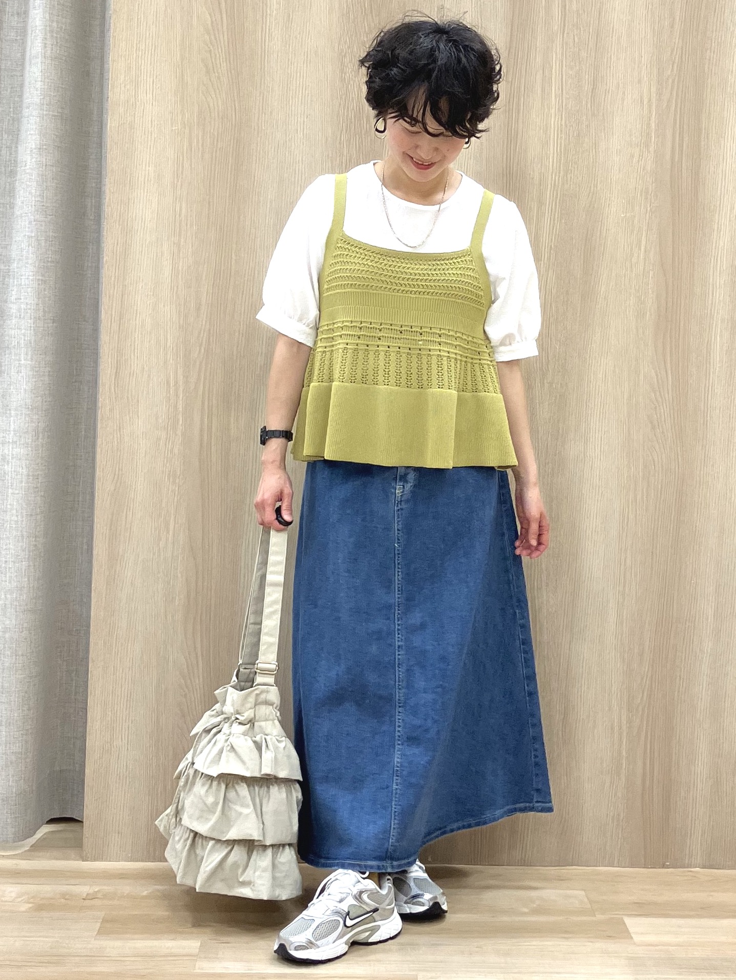 Keiさんの「grove｜【2点SET】着るだけで完成、透かし編みニットビスチェ&times;ブラウス」を使ったコーディネート