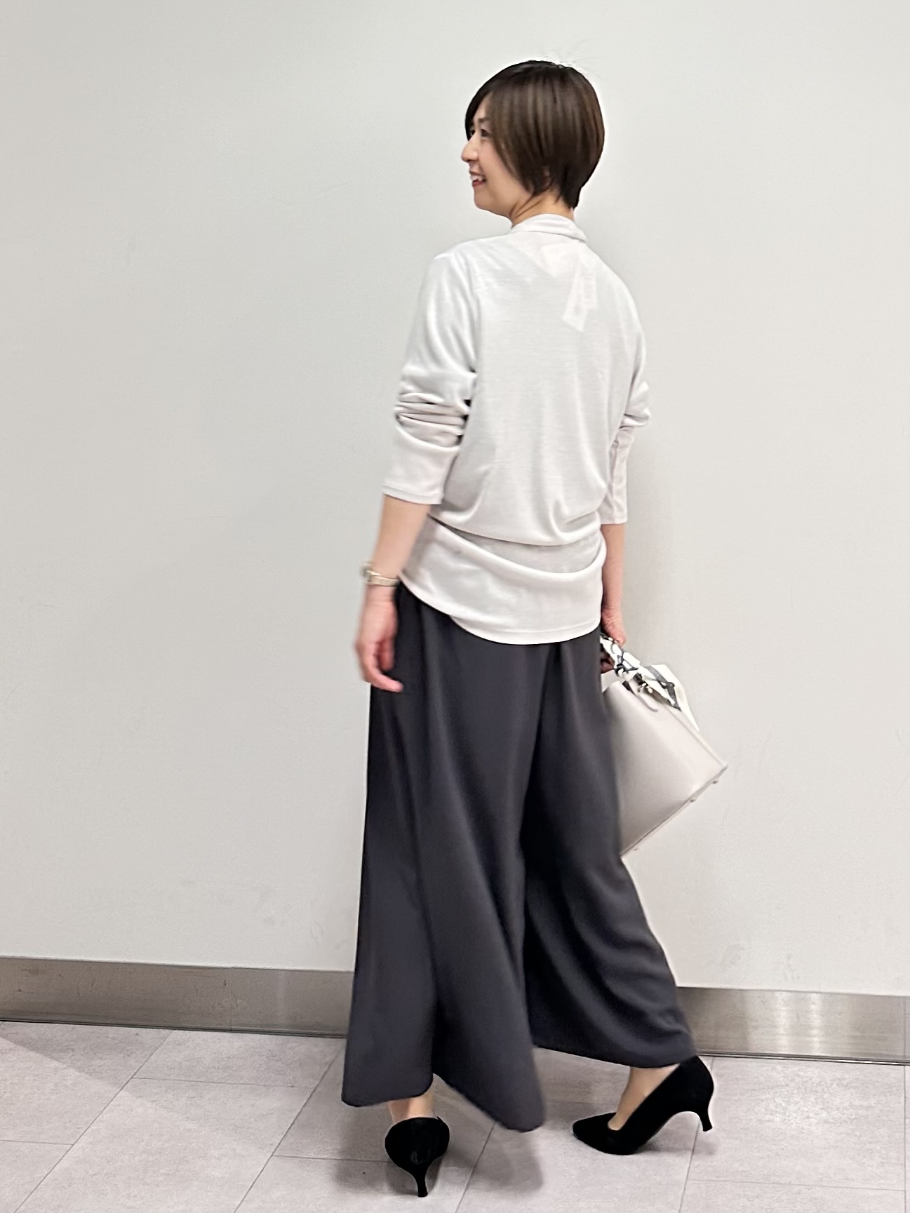 みなこさんの「UNTITLED｜【セットアップ可/UVカット/前後2WAY】リラクシーフレンチスリーブブラウス」を使ったコーディネート