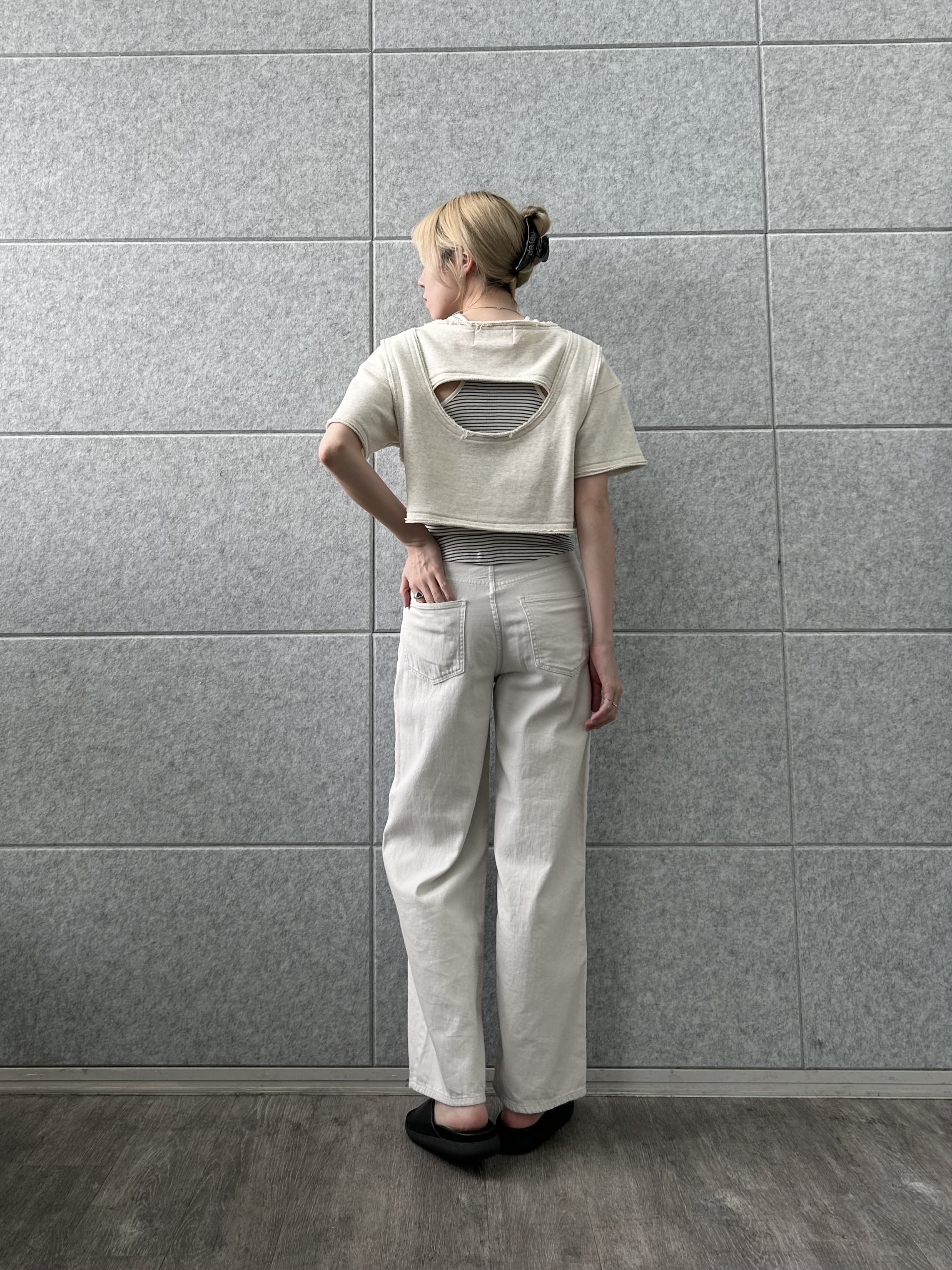 honoka Aさんの「CODE A｜back open half－sleeve sweat」を使ったコーディネート