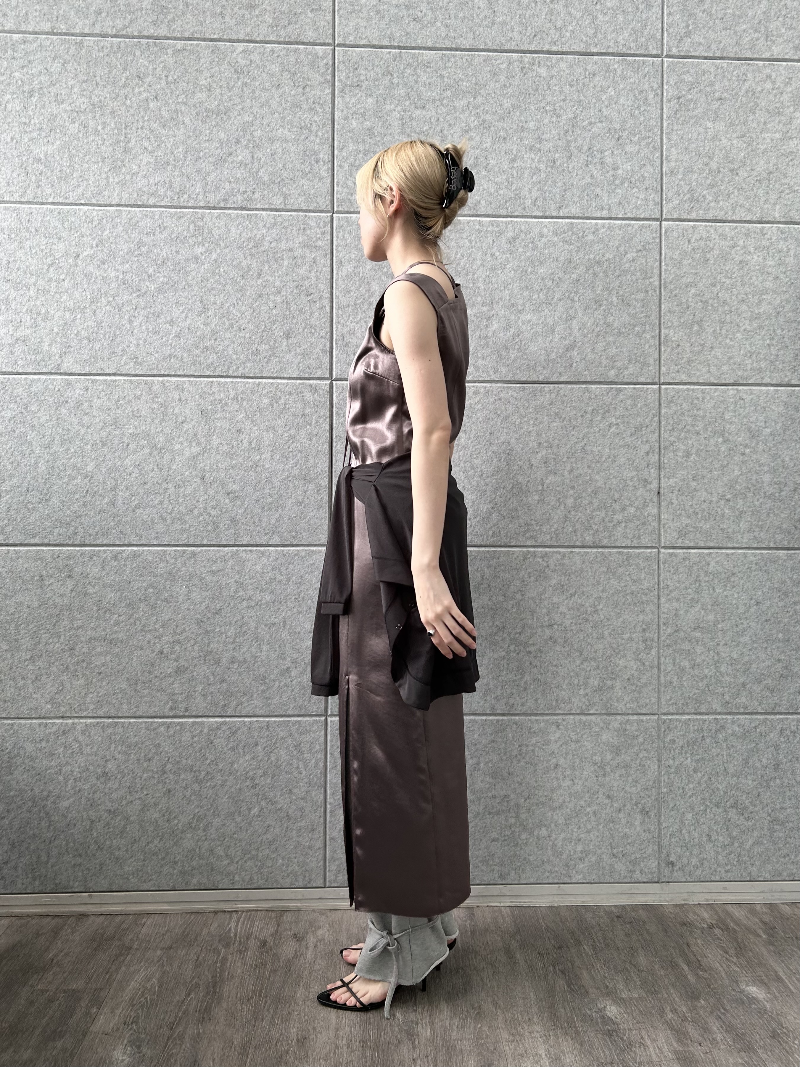 honoka Aさんの「CODE A｜satin neck slit dress」を使ったコーディネート