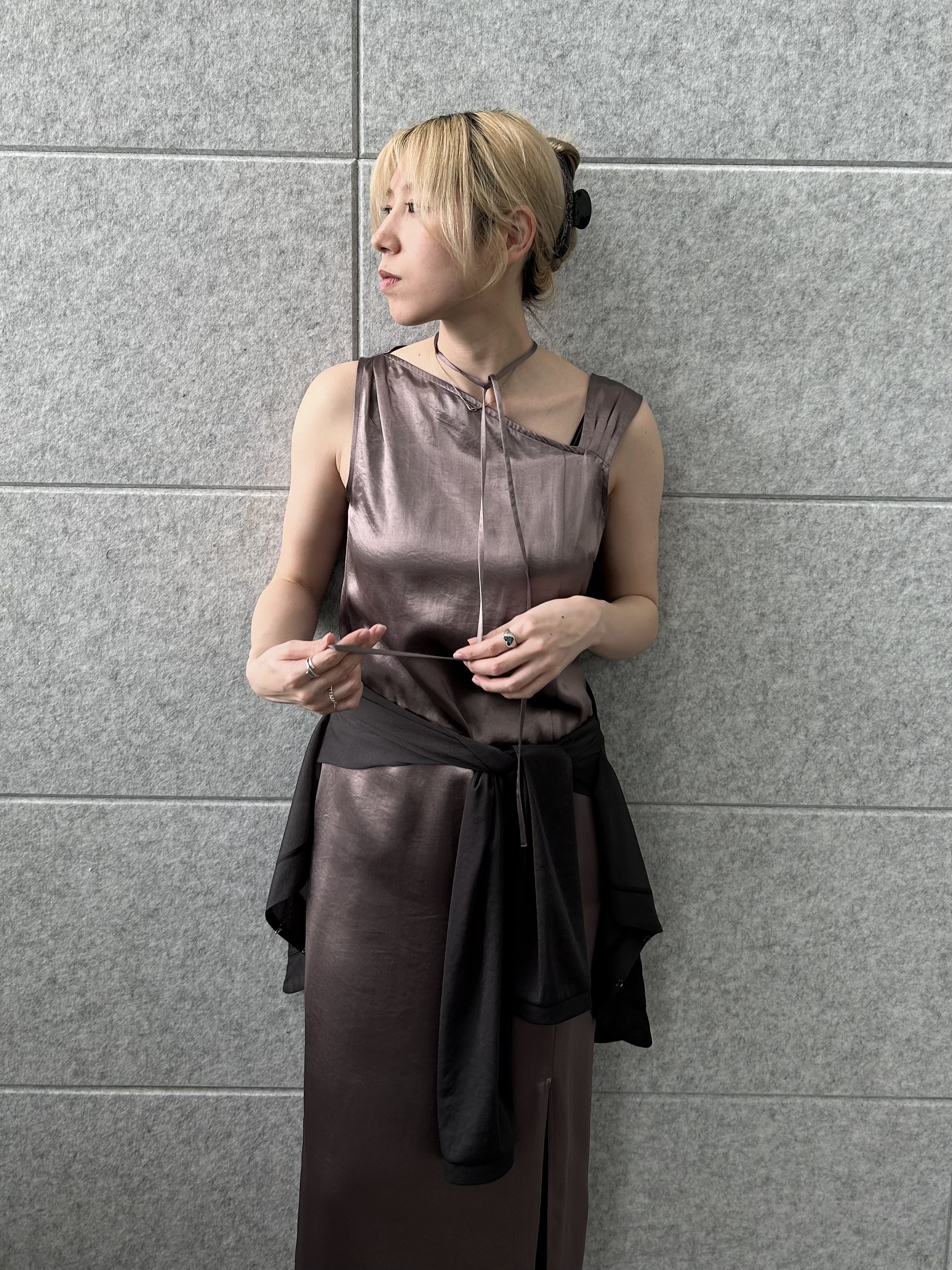 honoka Aさんの「CODE A｜satin neck slit dress」を使ったコーディネート
