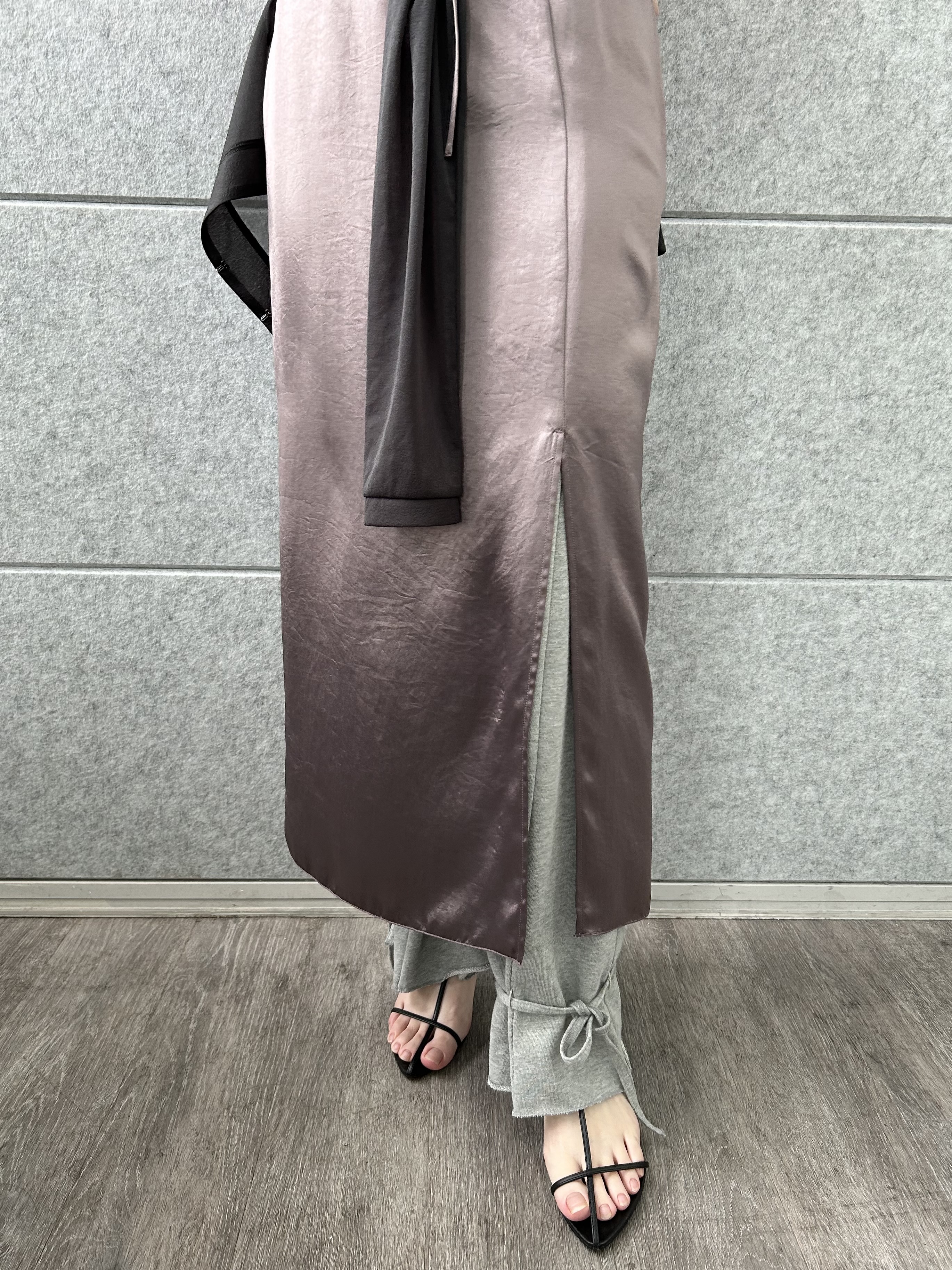honoka Aさんの「CODE A｜satin neck slit dress」を使ったコーディネート