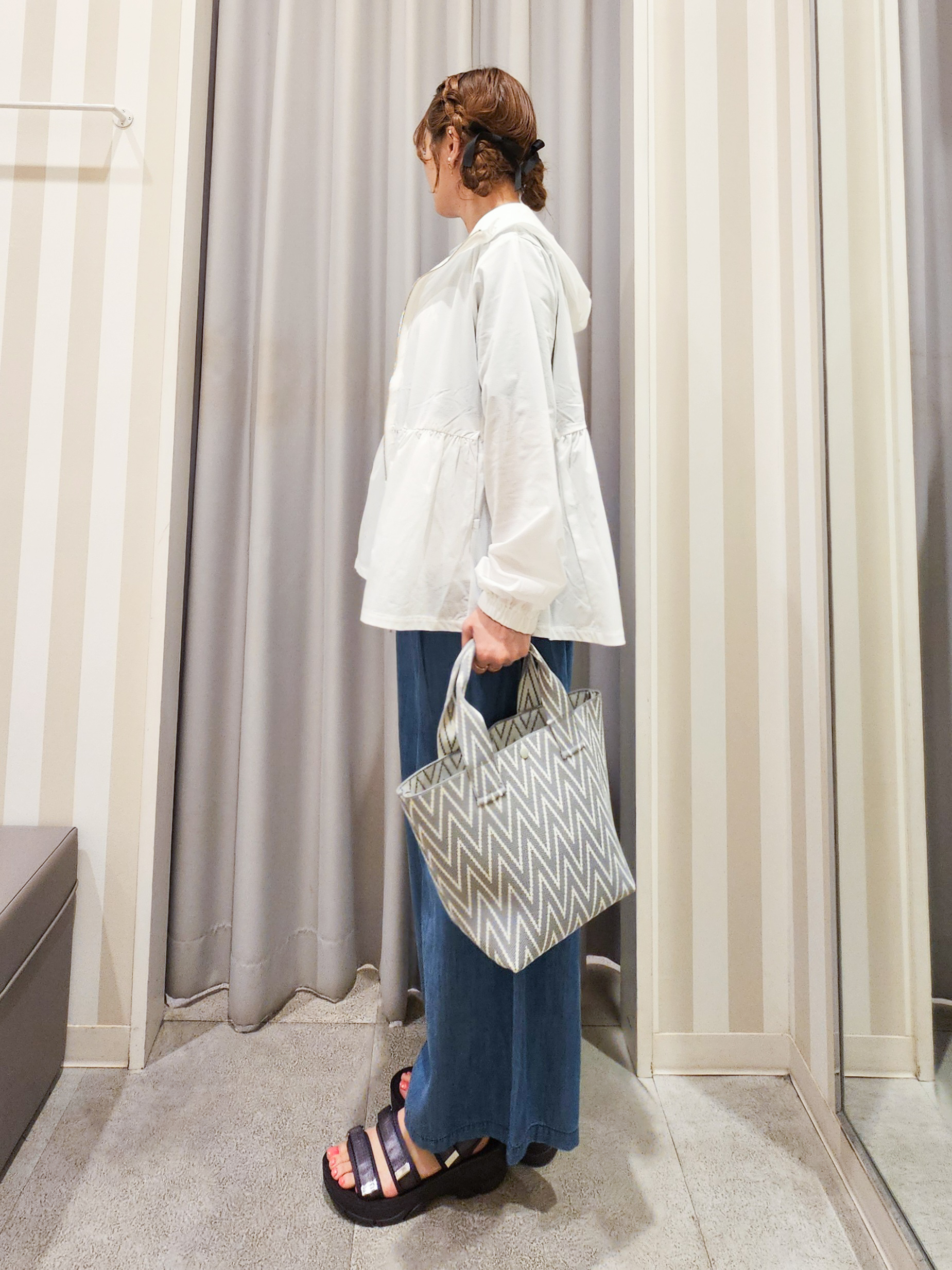 ゆゆさんの「SHOO･LA･RUE｜【S-LL/体型カバー】日焼け対策にも女性らしさを UVカットペプラムパーカ」を使ったコーディネート