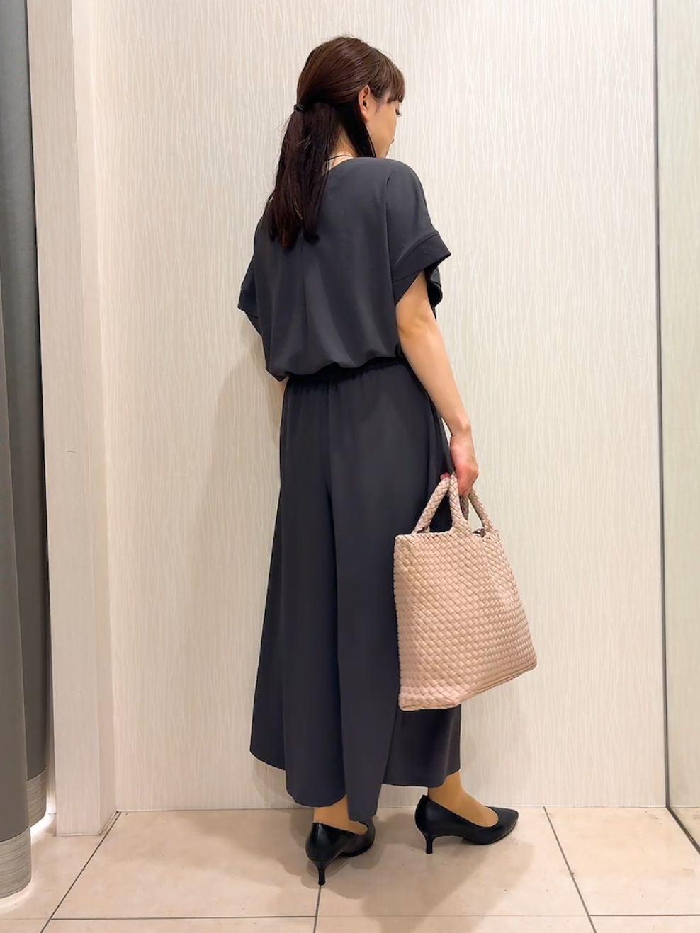 SAHOさんの「UNTITLED｜【セットアップ可/UVカット/前後2WAY】リラクシーフレンチスリーブブラウス」を使ったコーディネート