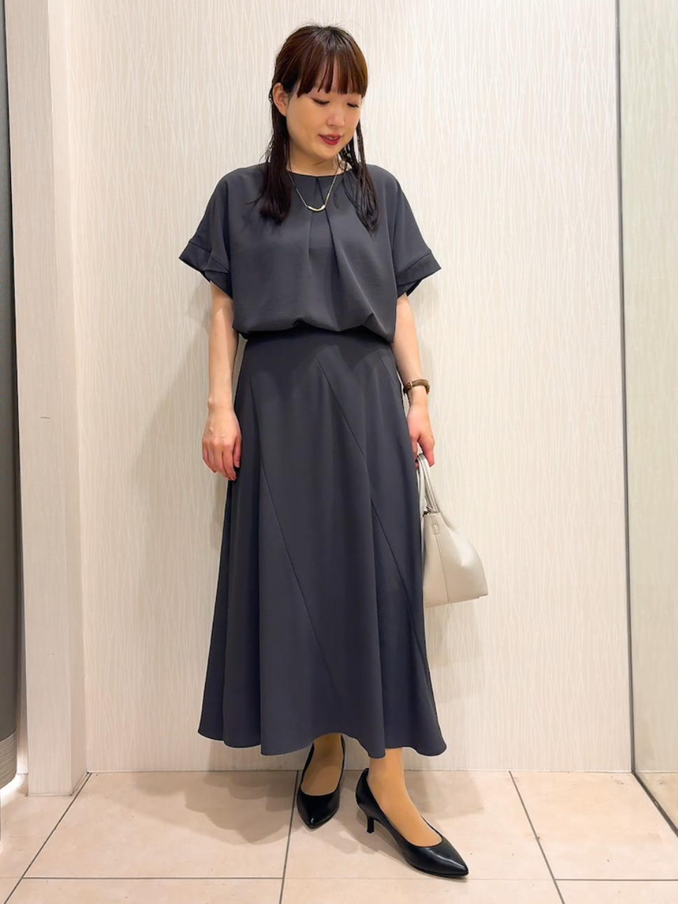 SAHOさんの「UNTITLED｜【セットアップ可/UVカット/前後2WAY】リラクシーフレンチスリーブブラウス」を使ったコーディネート