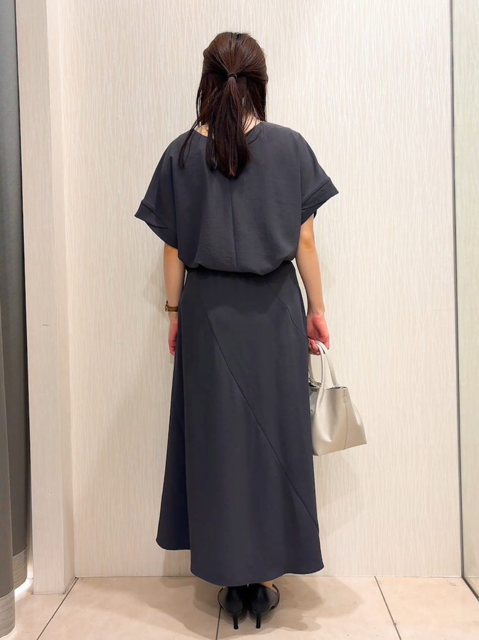 SAHOさんの「UNTITLED｜【セットアップ可/UVカット/前後2WAY】リラクシーフレンチスリーブブラウス」を使ったコーディネート